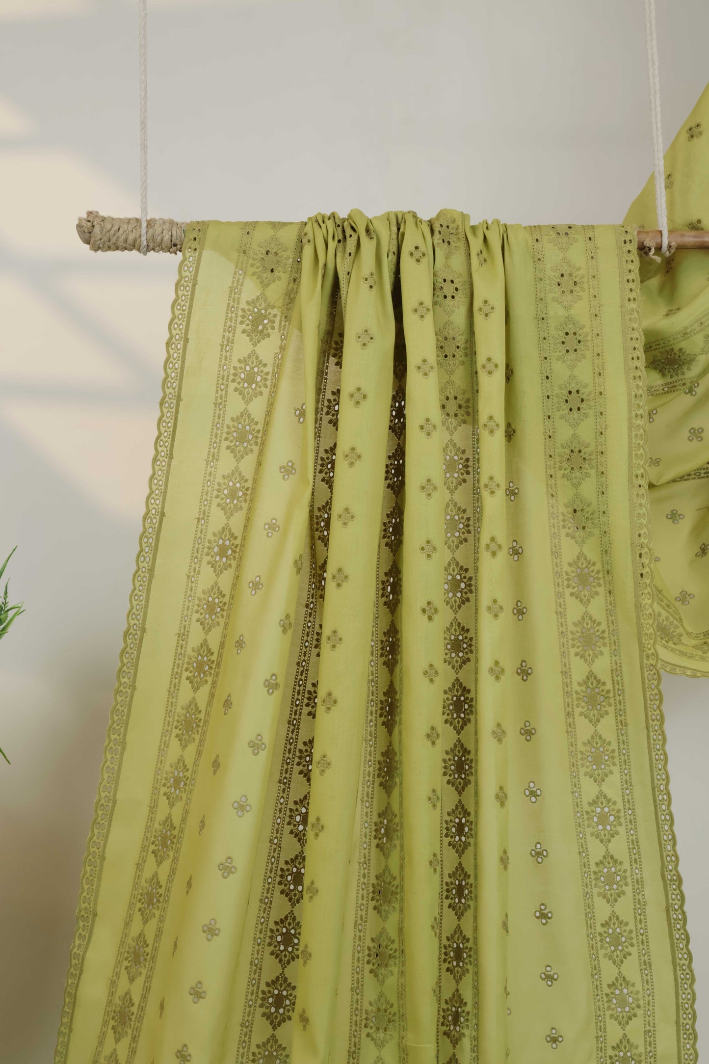 Embroidered Lawn Full Size Shawl 1477E