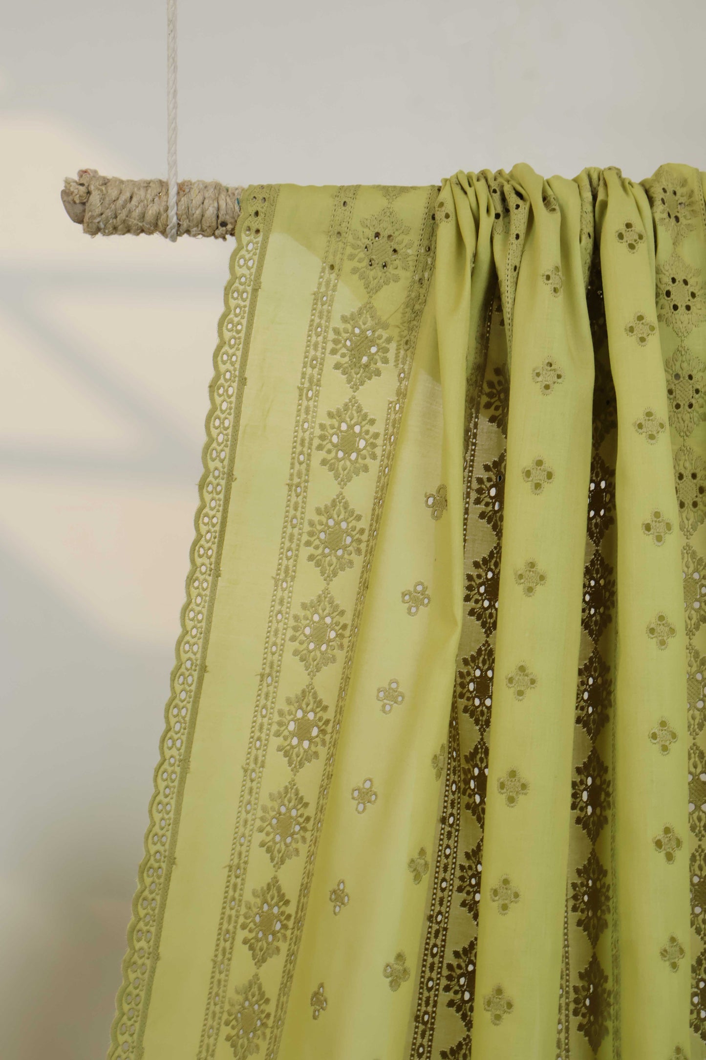 Embroidered Lawn Full Size Shawl 1477E
