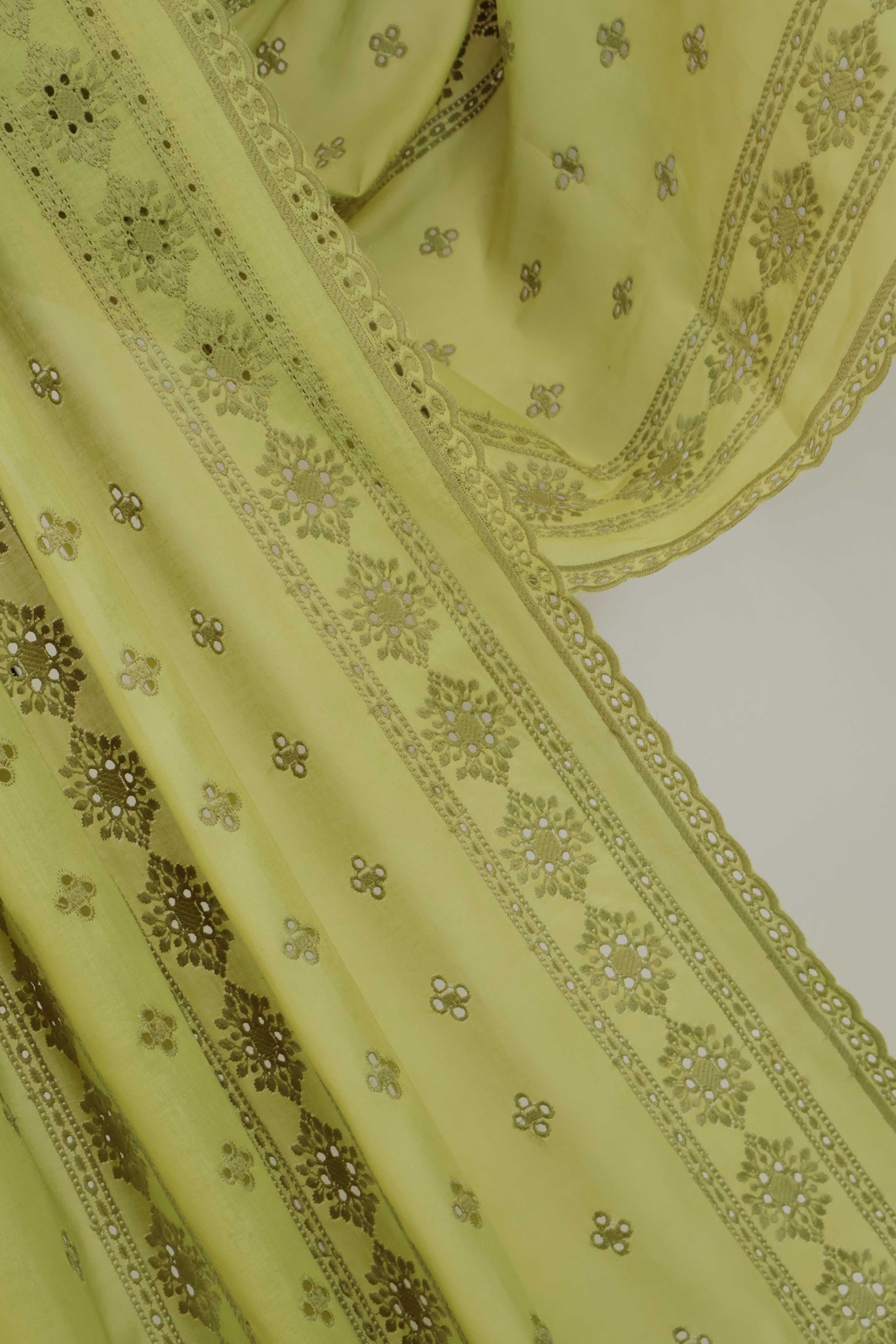 Embroidered Lawn Full Size Shawl 1477E
