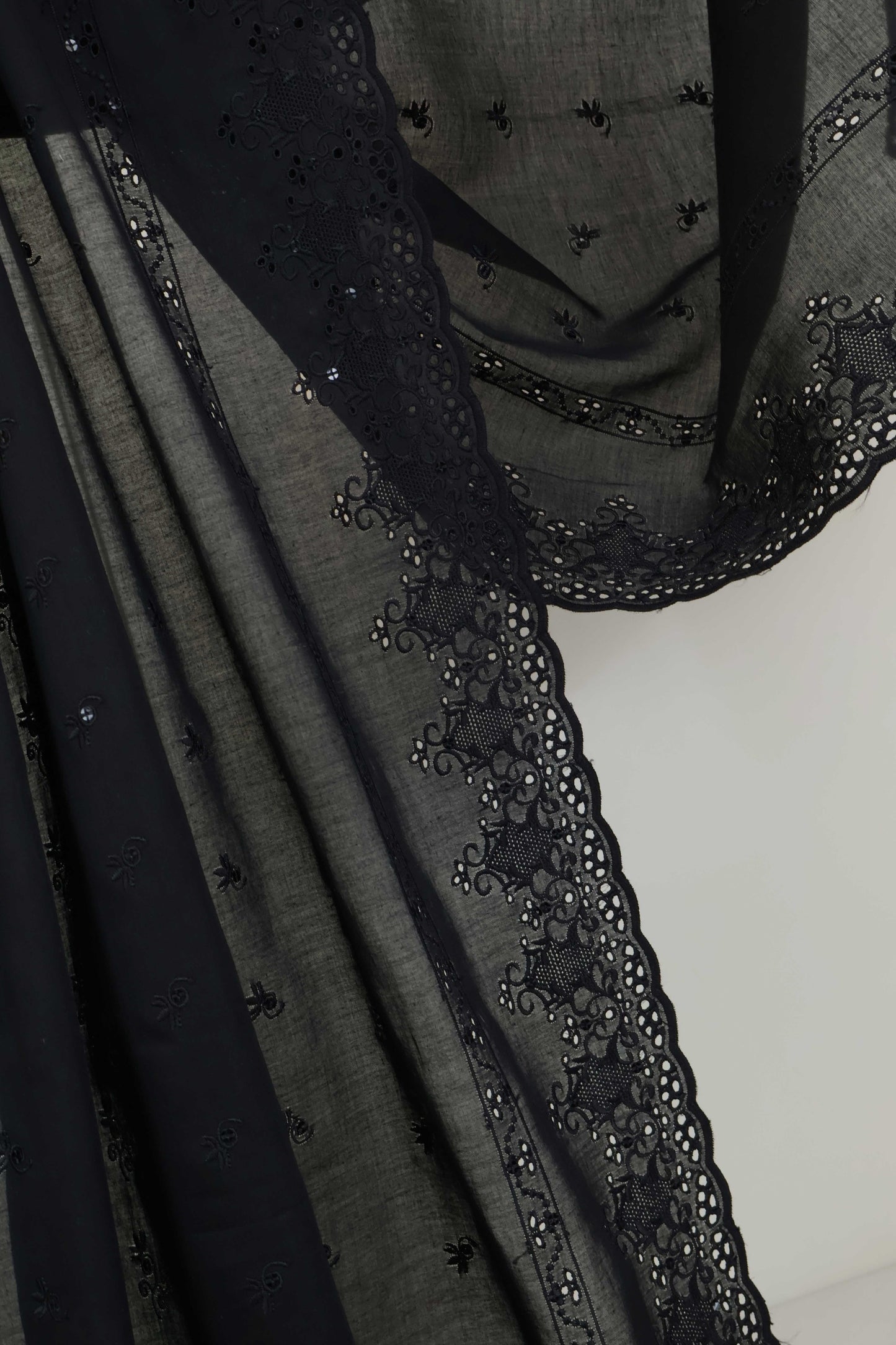 Embroidered Lawn Full Size Shawl 3179A