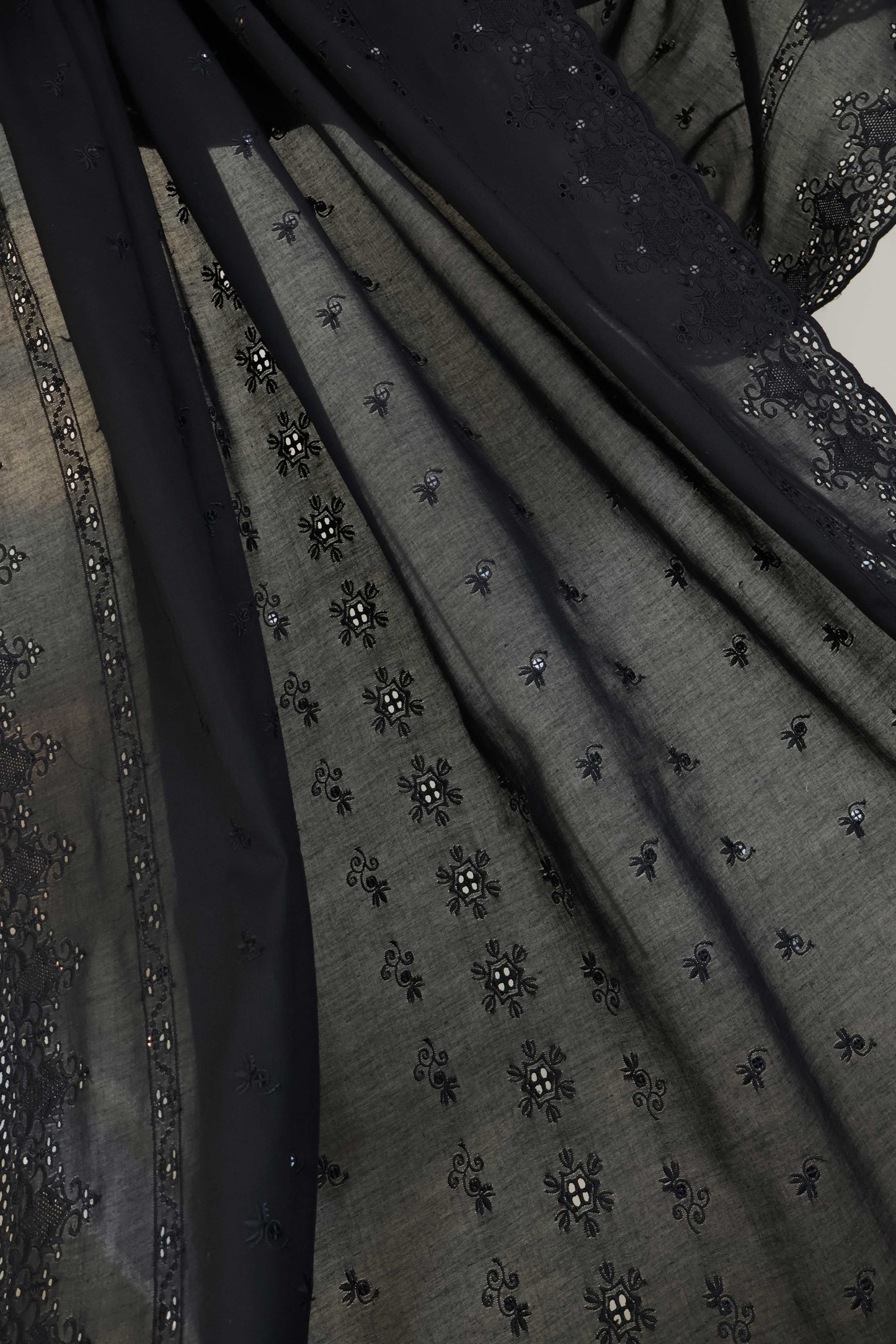 Embroidered Lawn Full Size Shawl 3179A