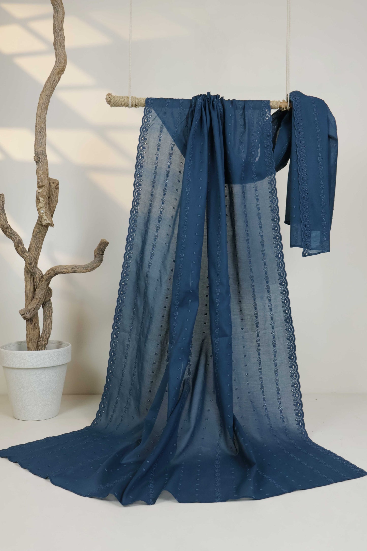 Embroidered Lawn Shawl 3787NN