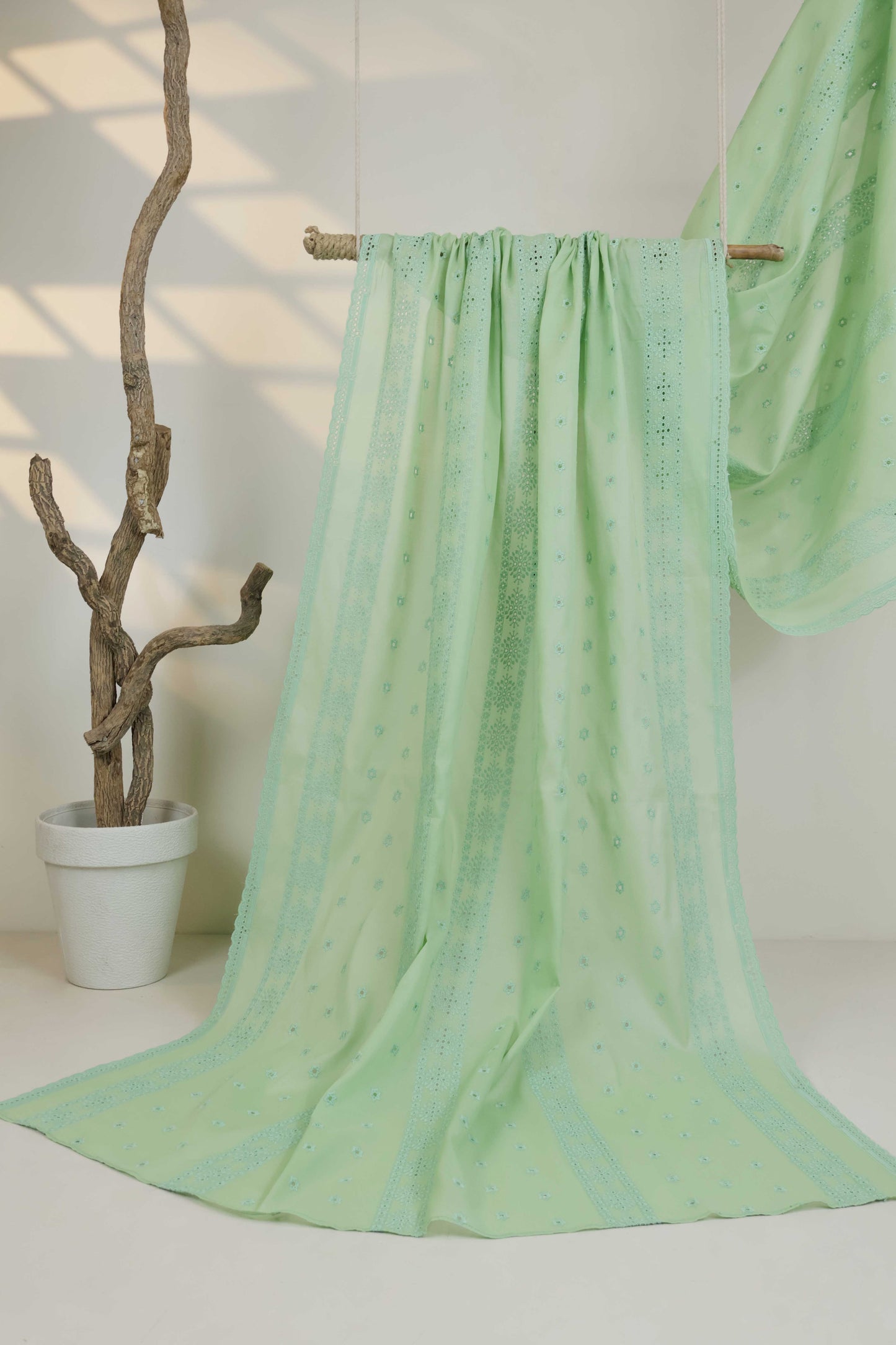 Embroidered Lawn Full Size Shawl 1477H