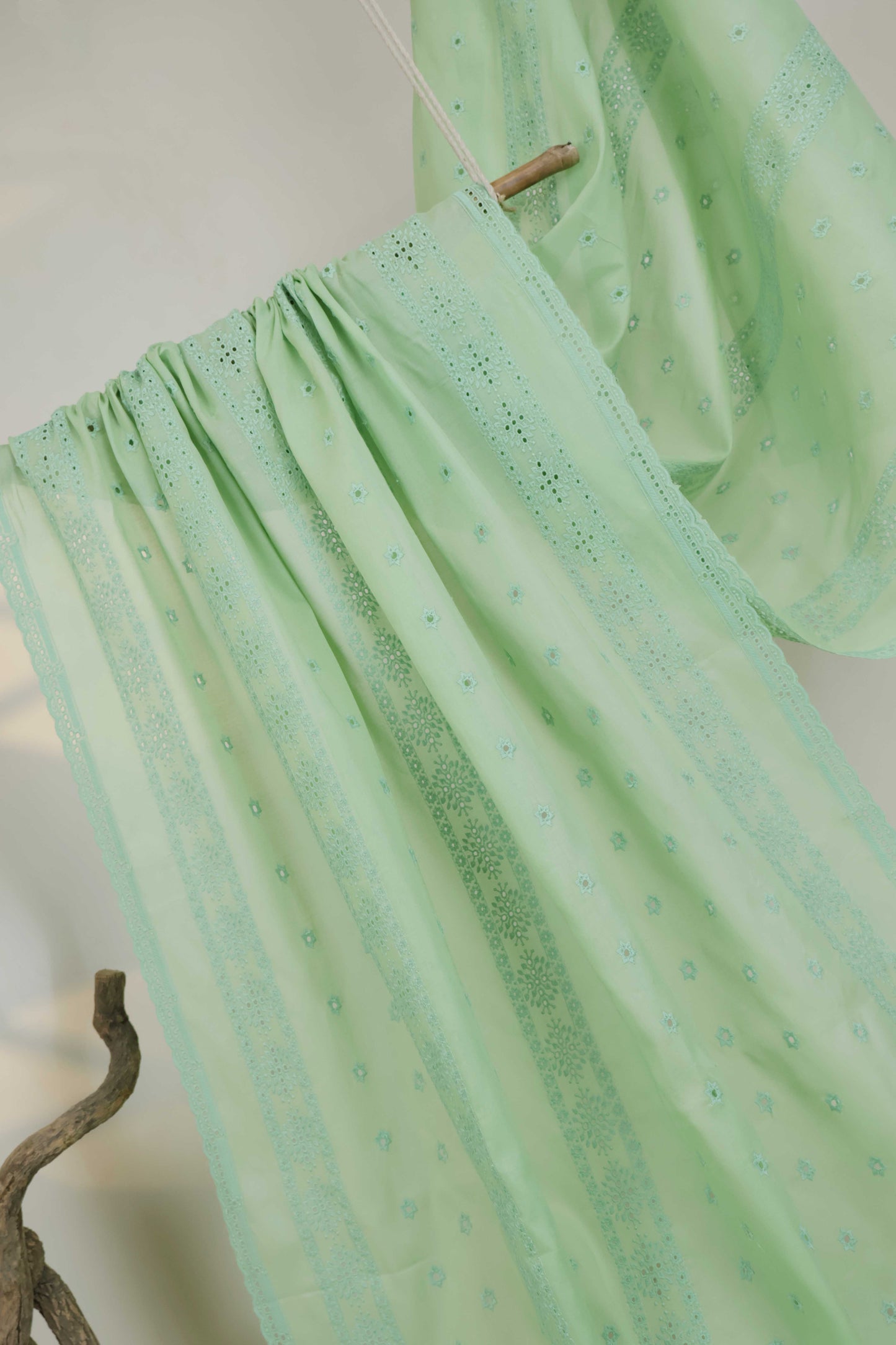 Embroidered Lawn Full Size Shawl 1477H