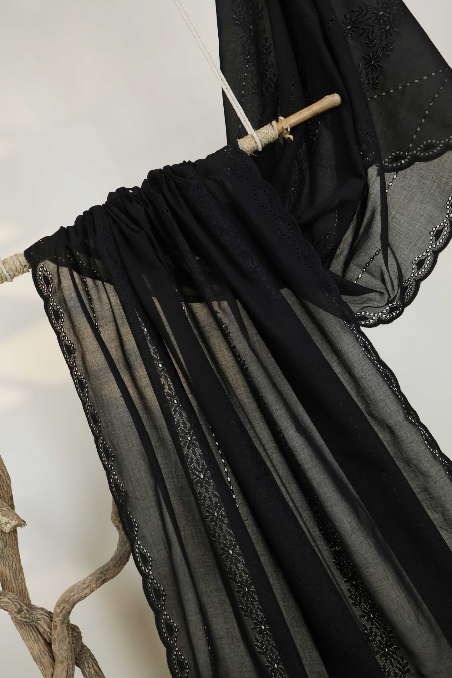 Embroidered Lawn Shawl HLSH226