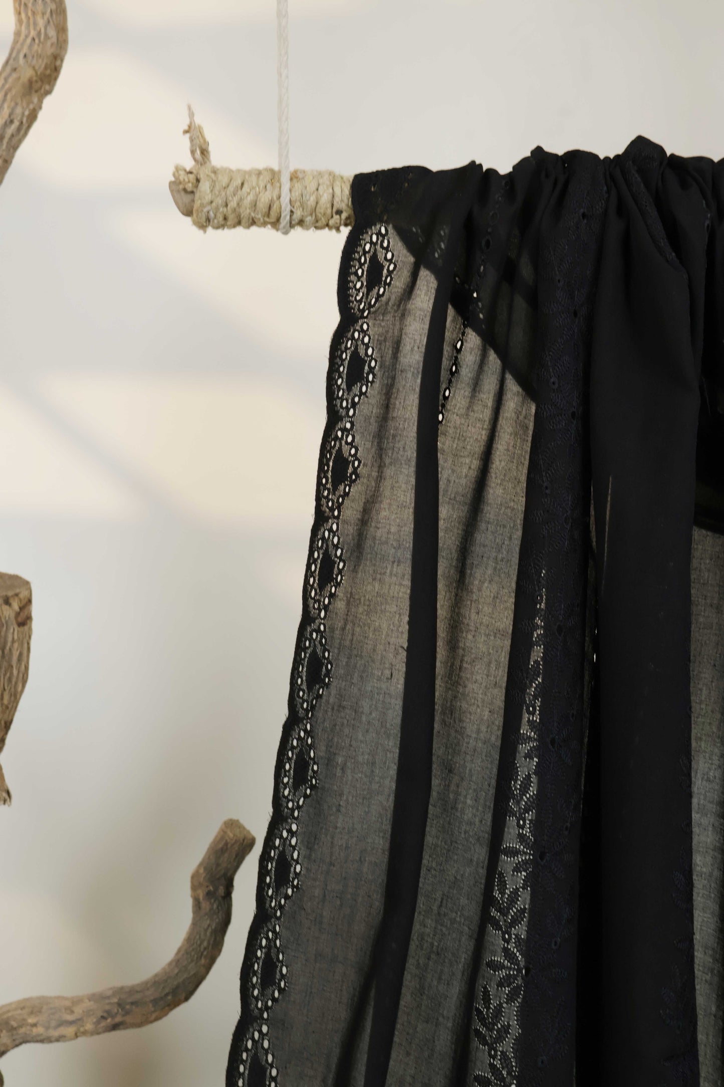 Embroidered Lawn Shawl HLSH226