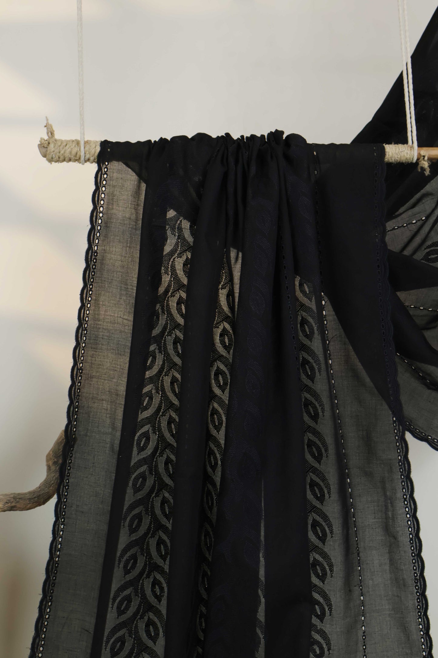 Embroidered Lawn Shawl HLSH227