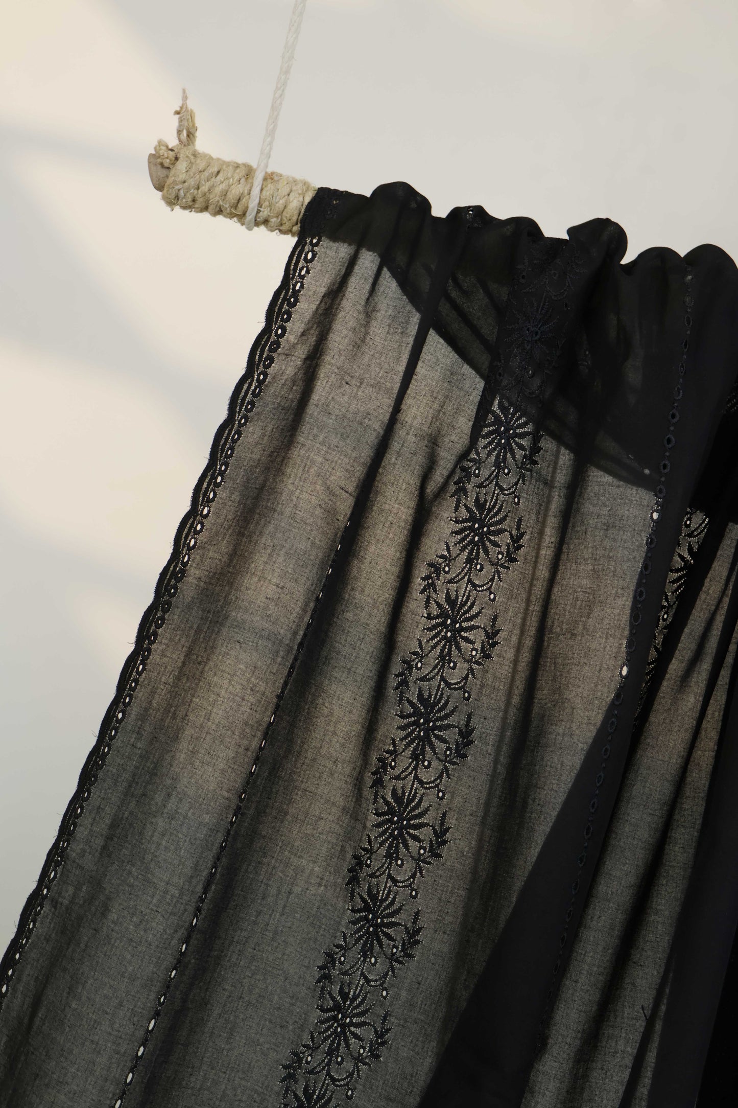 Embroidered Lawn Shawl HLSH229