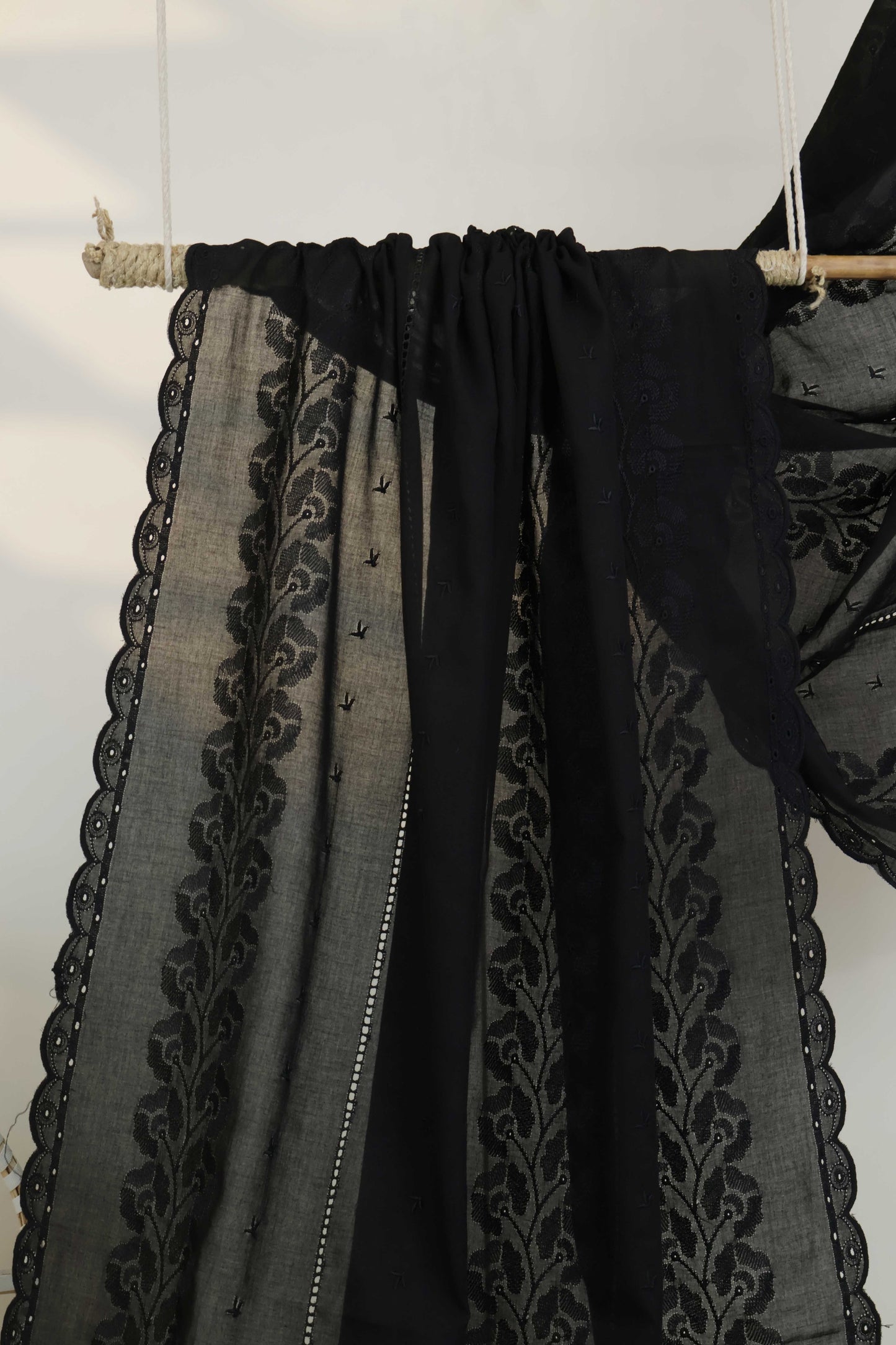 Embroidered Lawn Shawl HLSH228