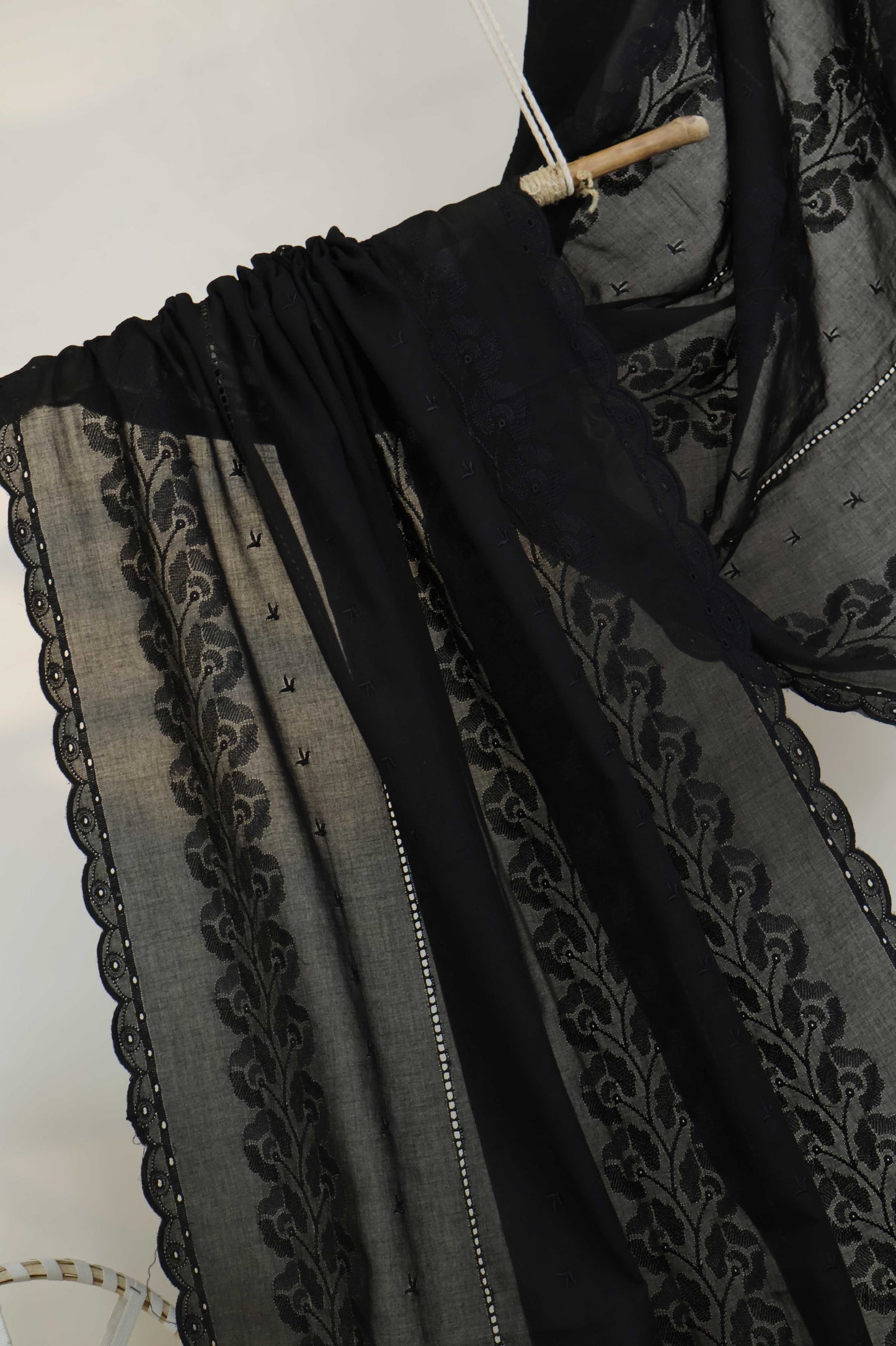 Embroidered Lawn Shawl HLSH228