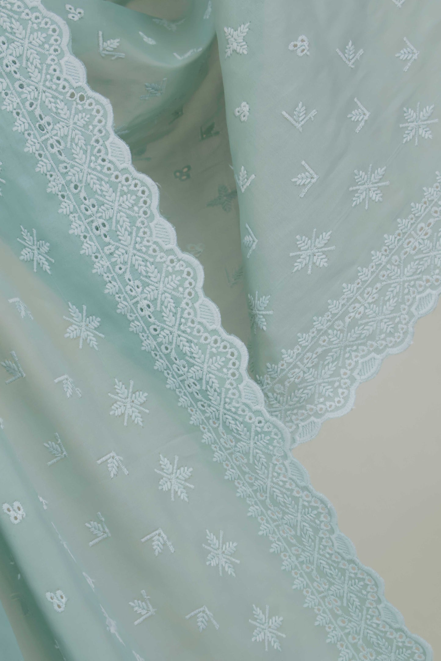 Embroidered Lawn Full Size Shawl 3849P
