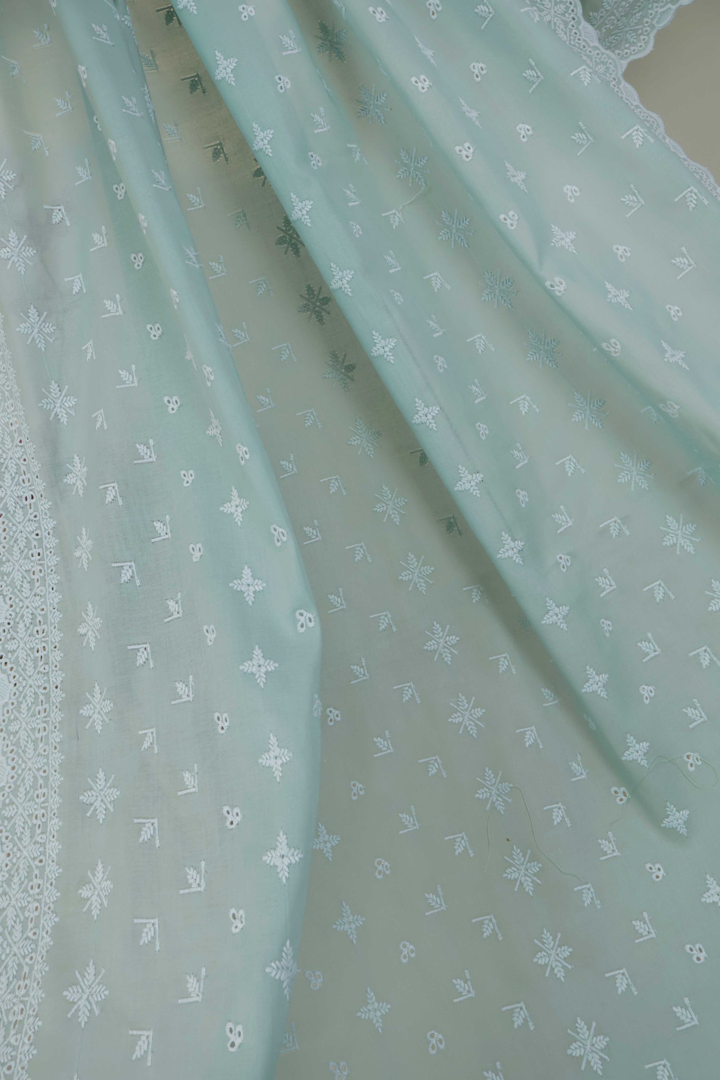 Embroidered Lawn Full Size Shawl 3849P