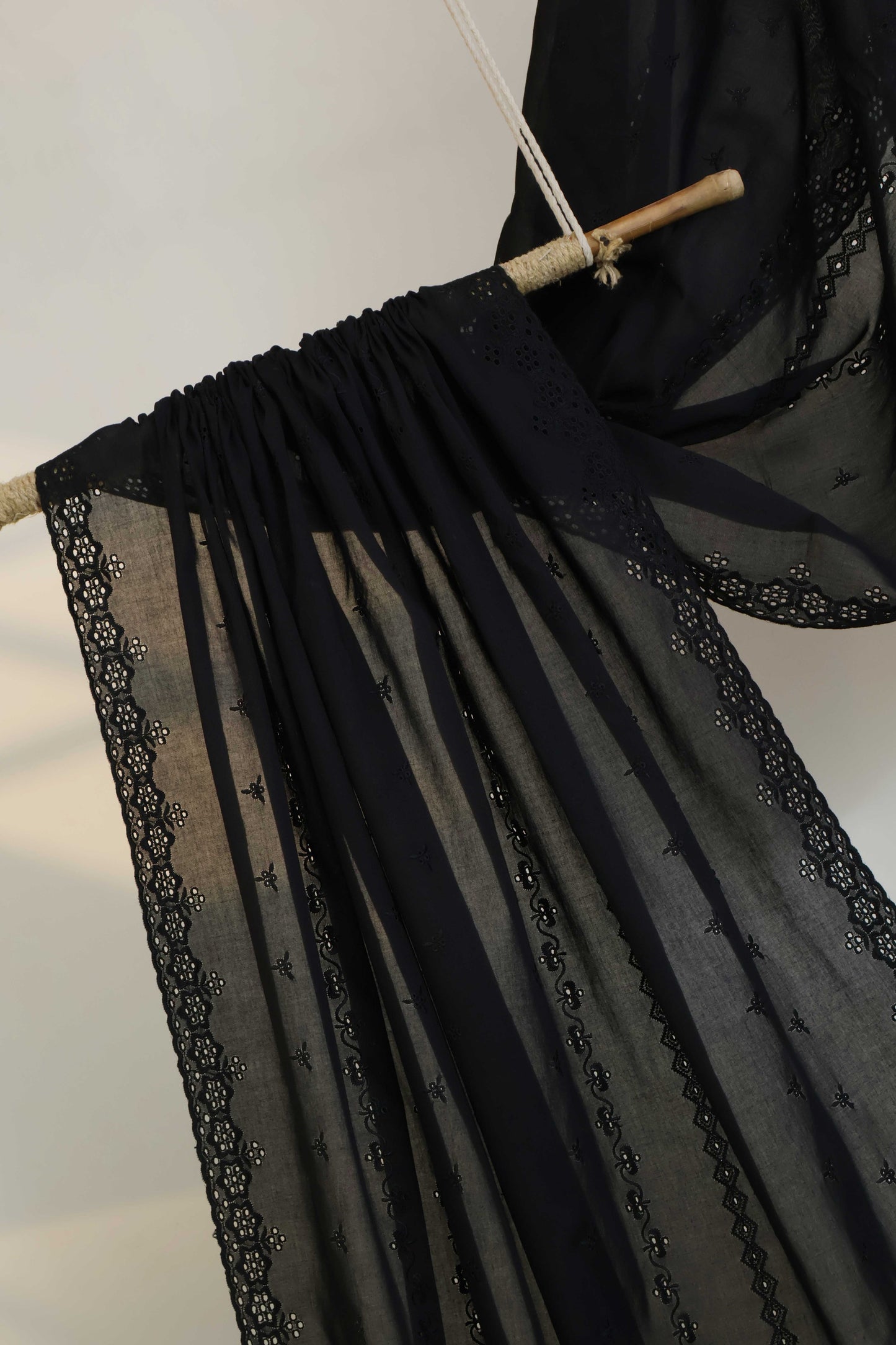 Embroidered Lawn Shawl HLSH231