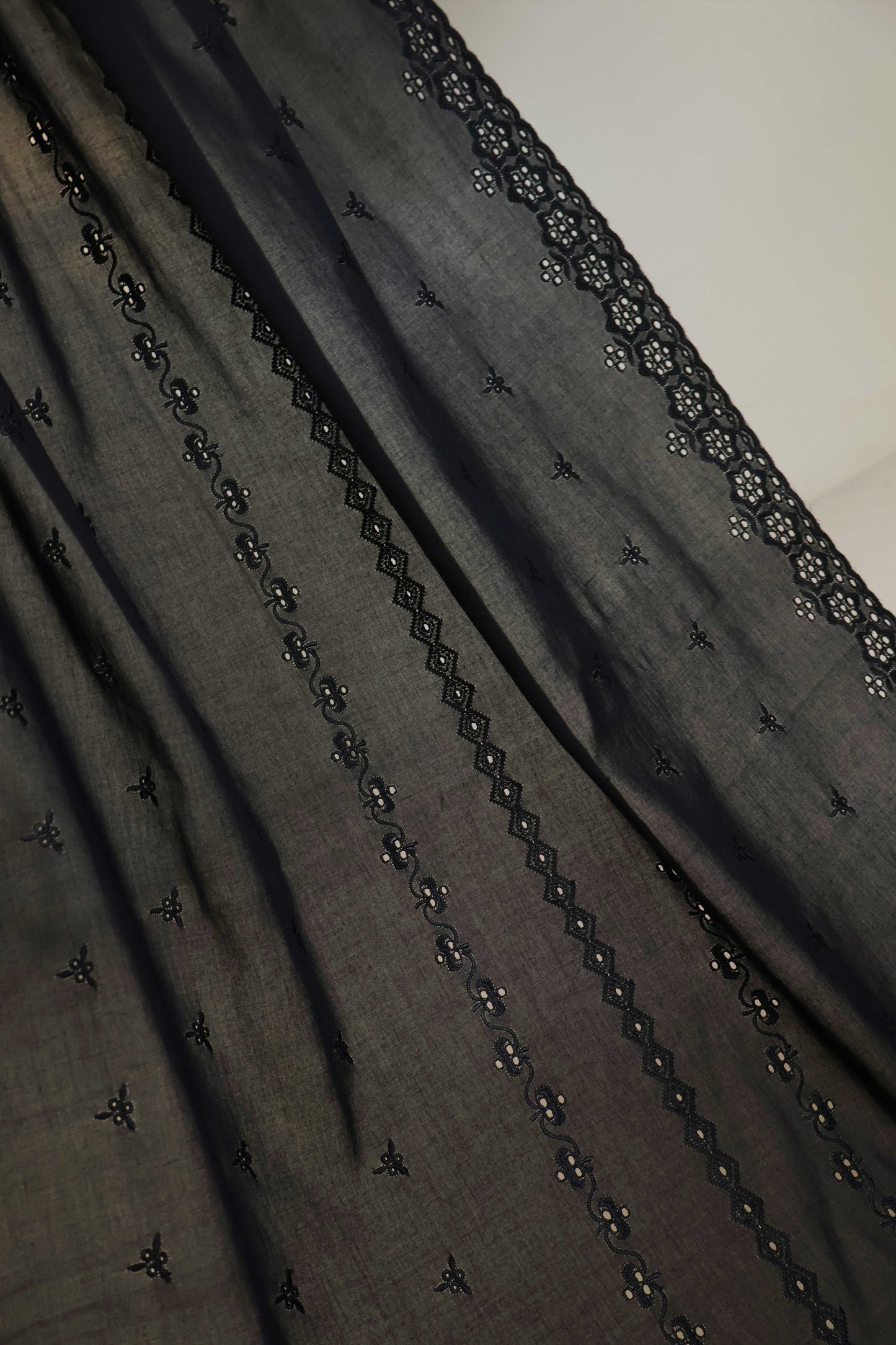 Embroidered Lawn Shawl HLSH231