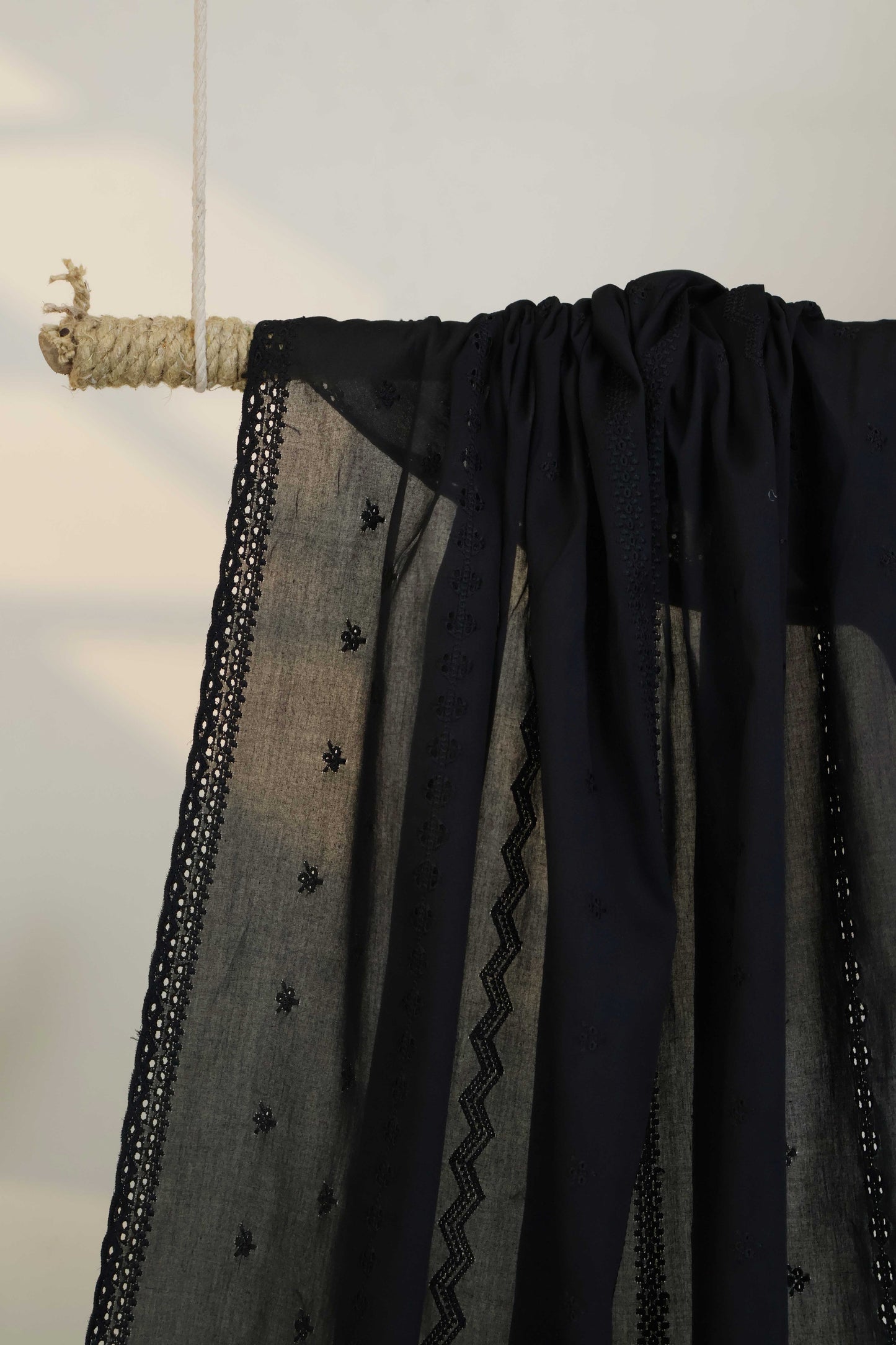 Embroidered Lawn Shawl HLSH230