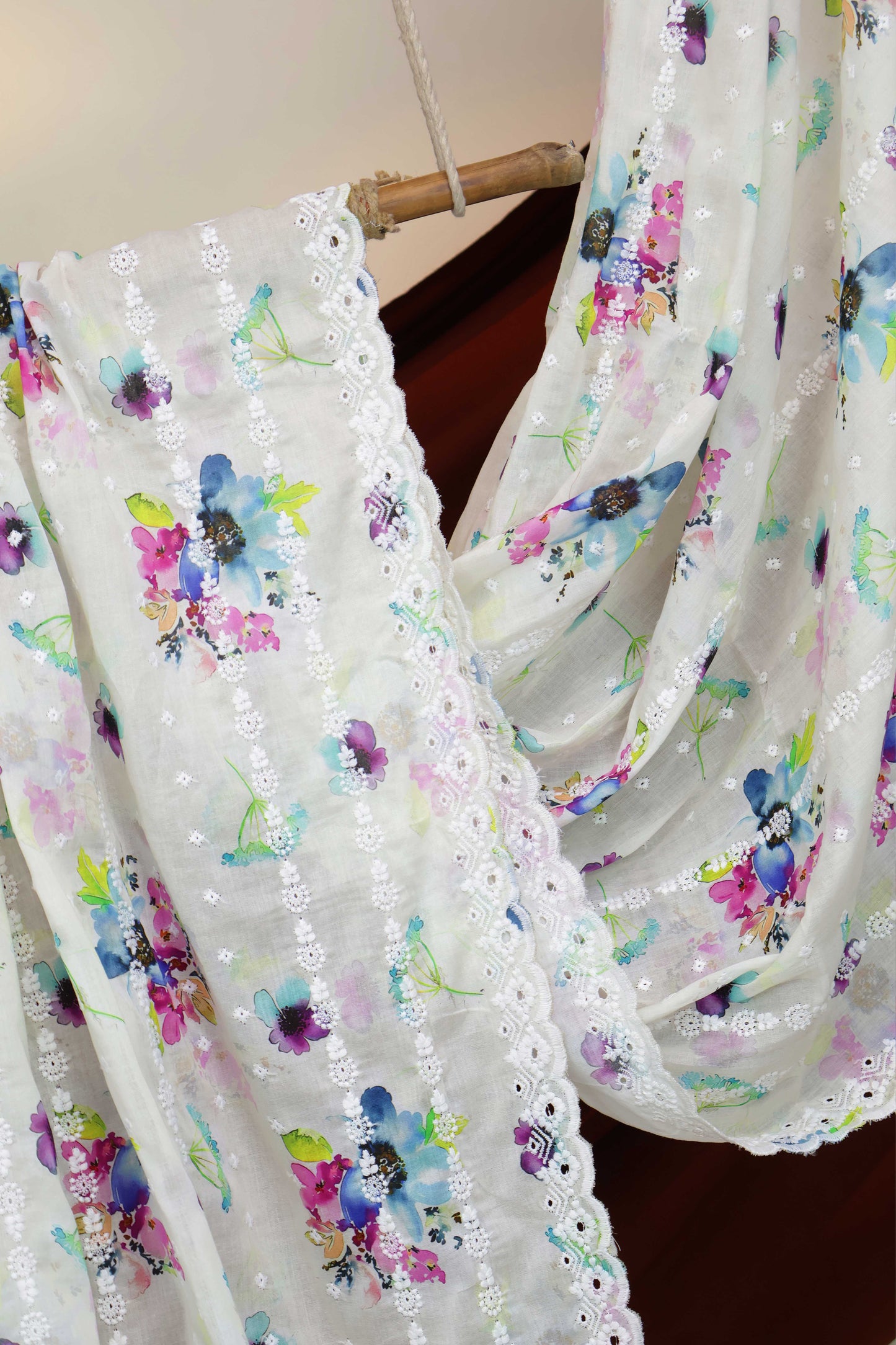 Embroidered Lawn Shawl 3636M