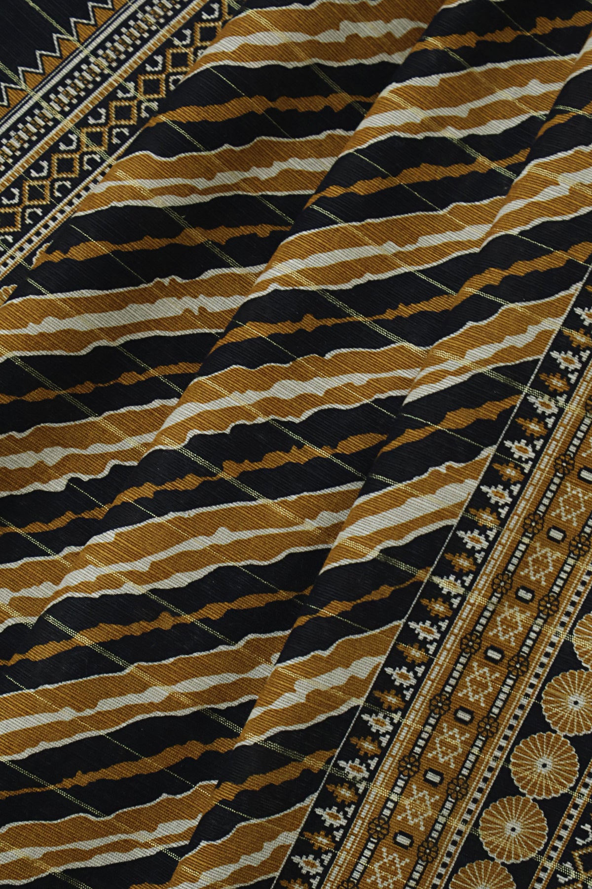 3Piece – Printed Khaddar Suit BSK2607