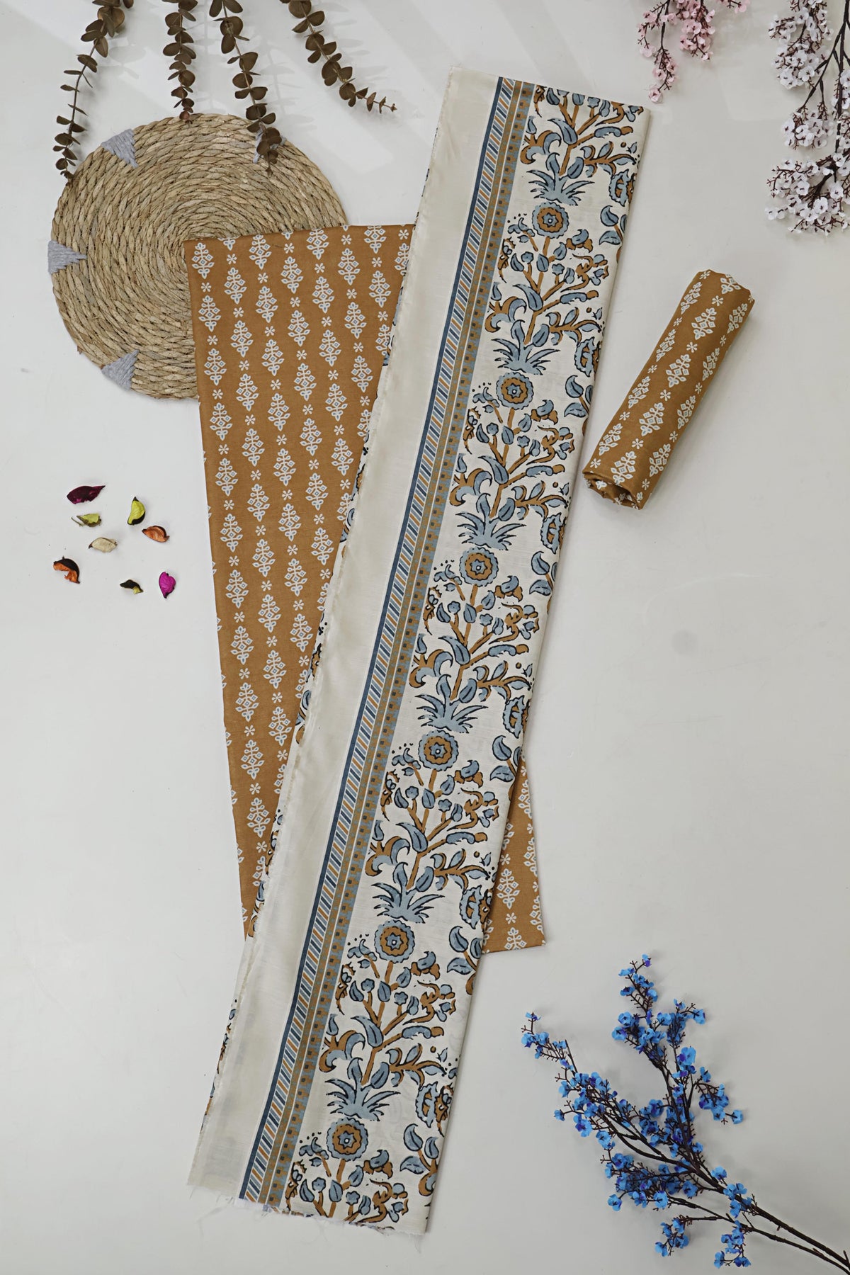 3Piece – Printed Khaddar Suit BSK2608