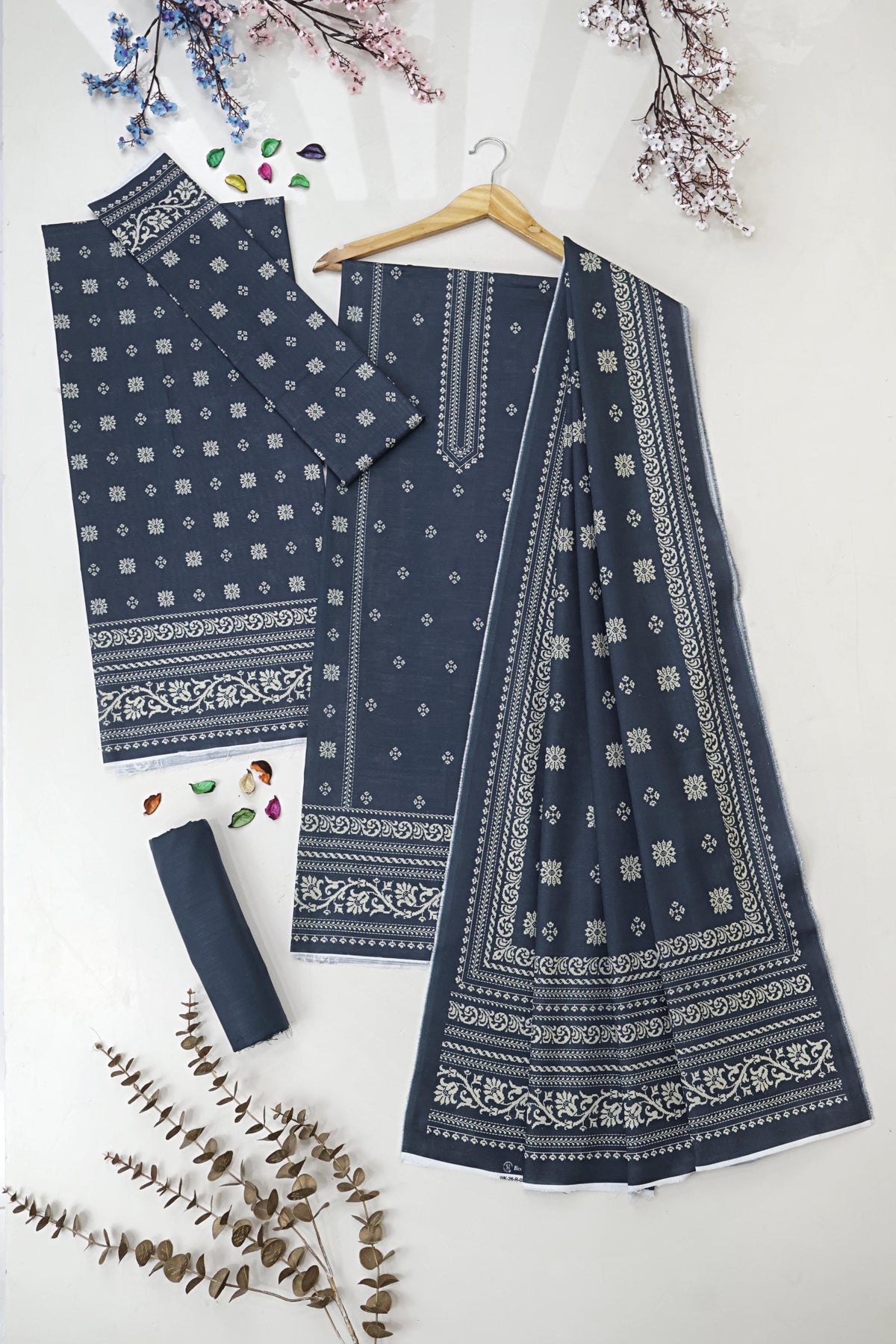 3Piece – Printed Khaddar Suit BSK2604