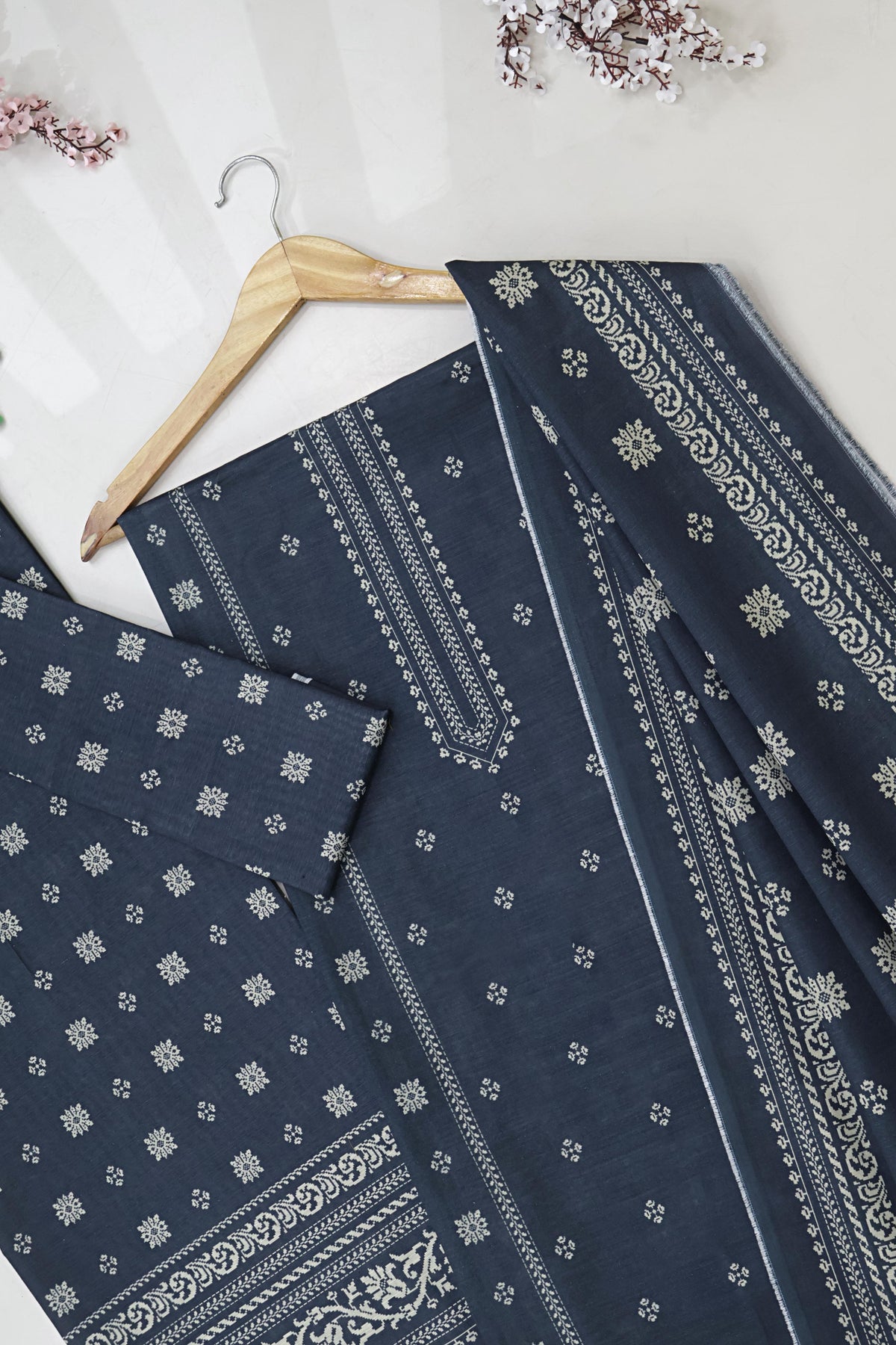 3Piece – Printed Khaddar Suit BSK2604