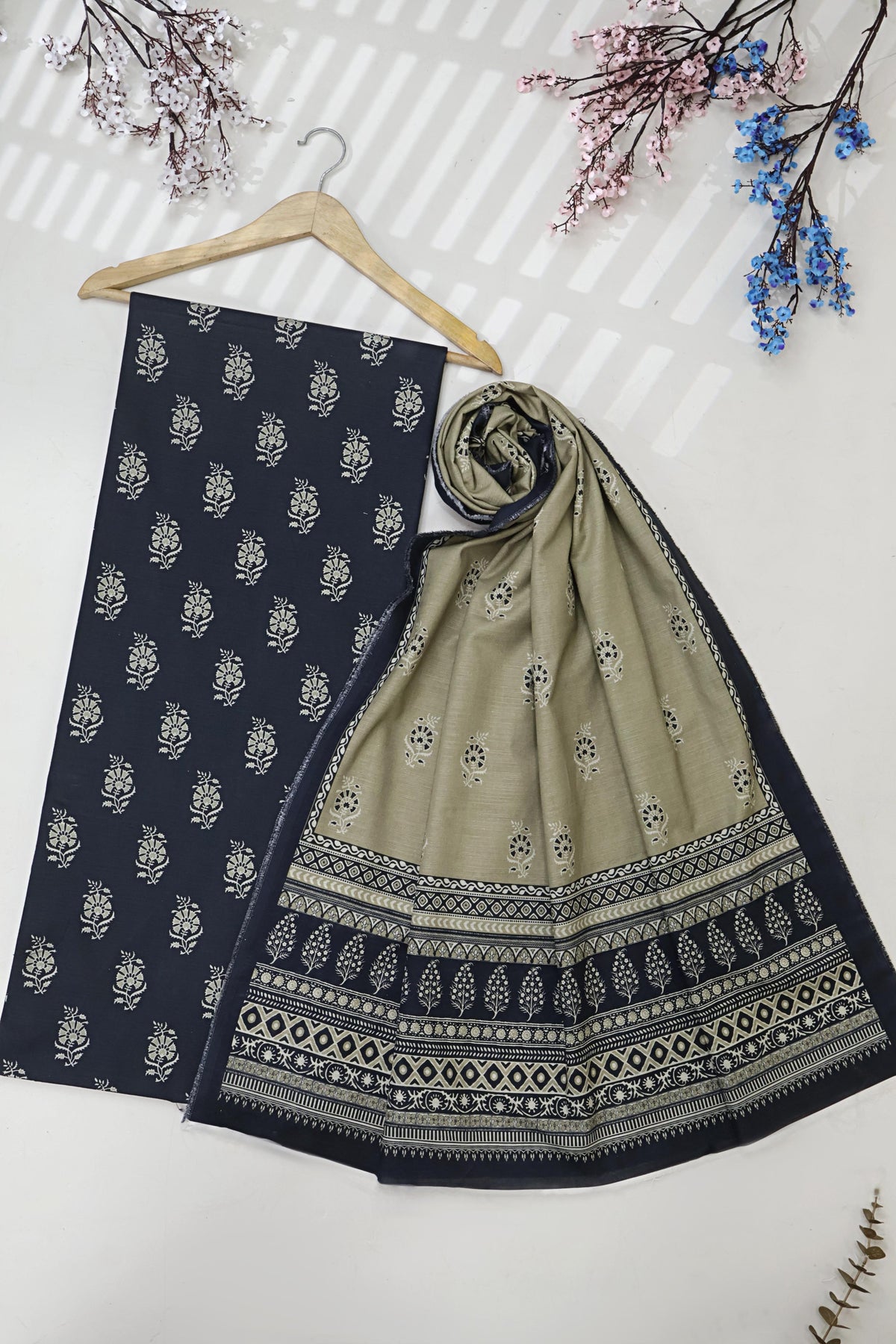 3Piece – Printed Khaddar Suit BSK2601