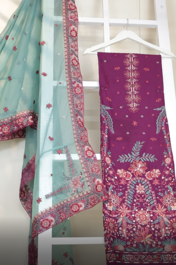 Luxury Lawn Embroidered Suit ELHA43