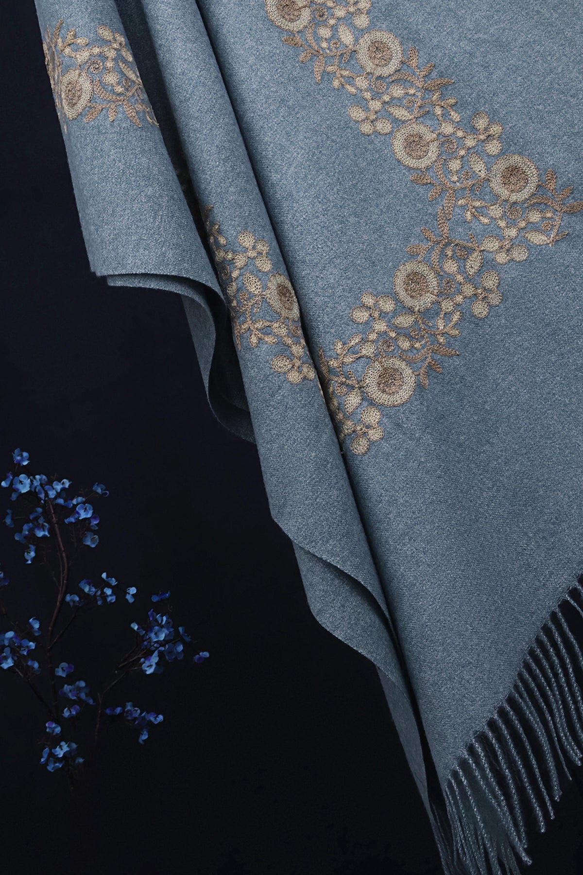 Embroidered Pure Wool Stoler WST07
