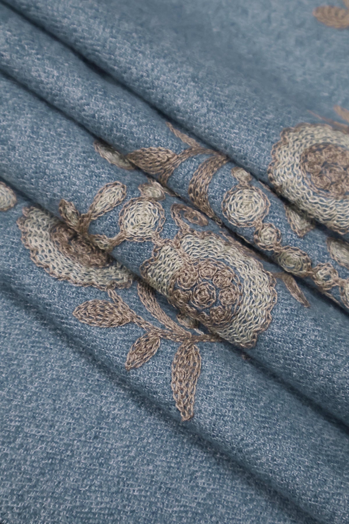 Embroidered Pure Wool Stoler WST07