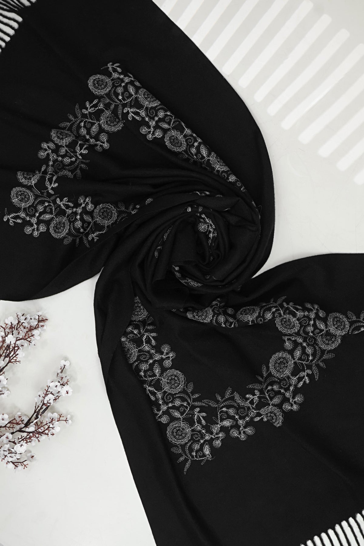 Embroidered Pure Wool Stoler WST02