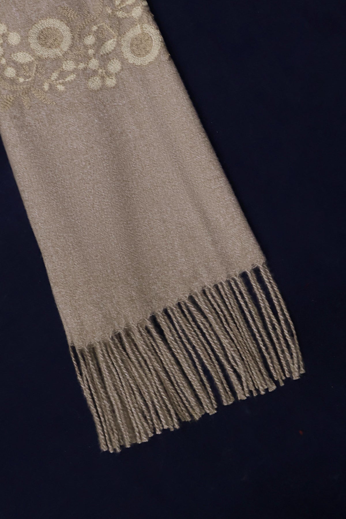 Embroidered Pure Wool Stoler WST03