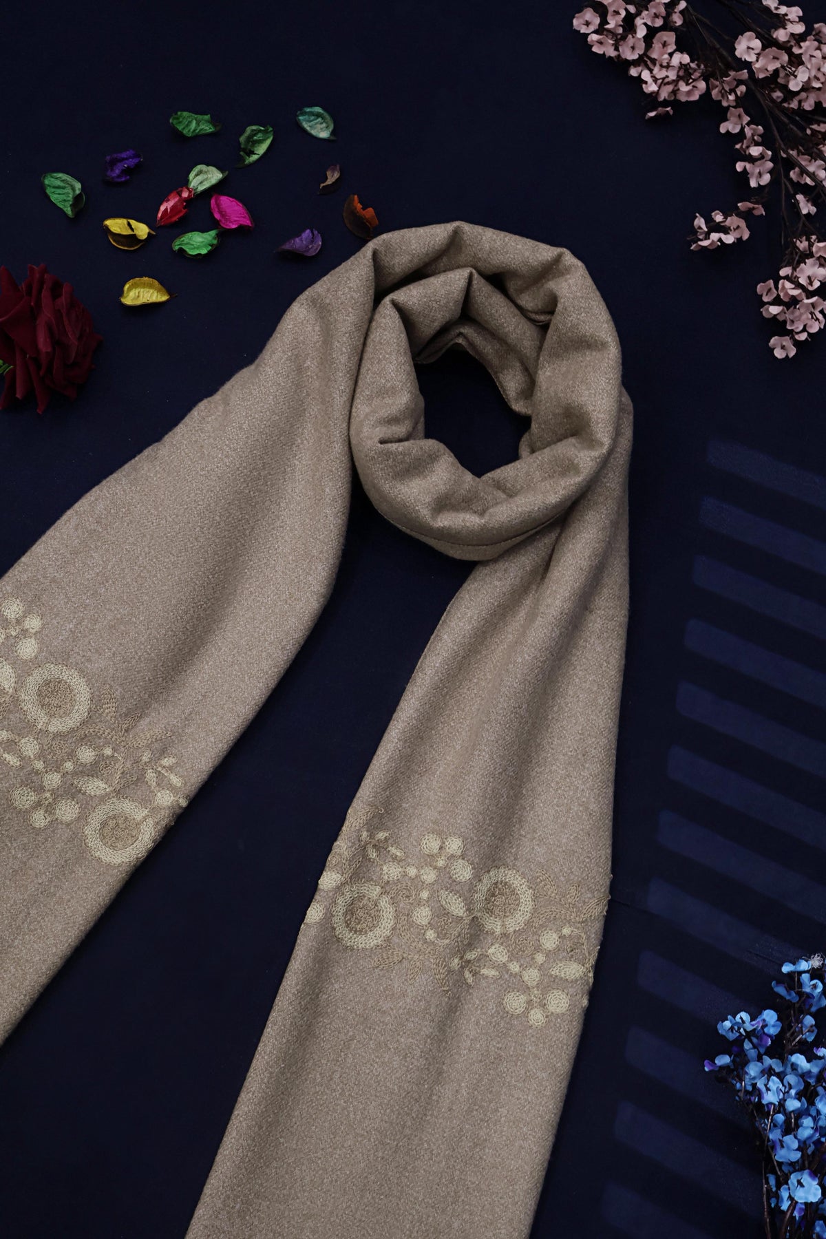 Embroidered Pure Wool Stoler WST03