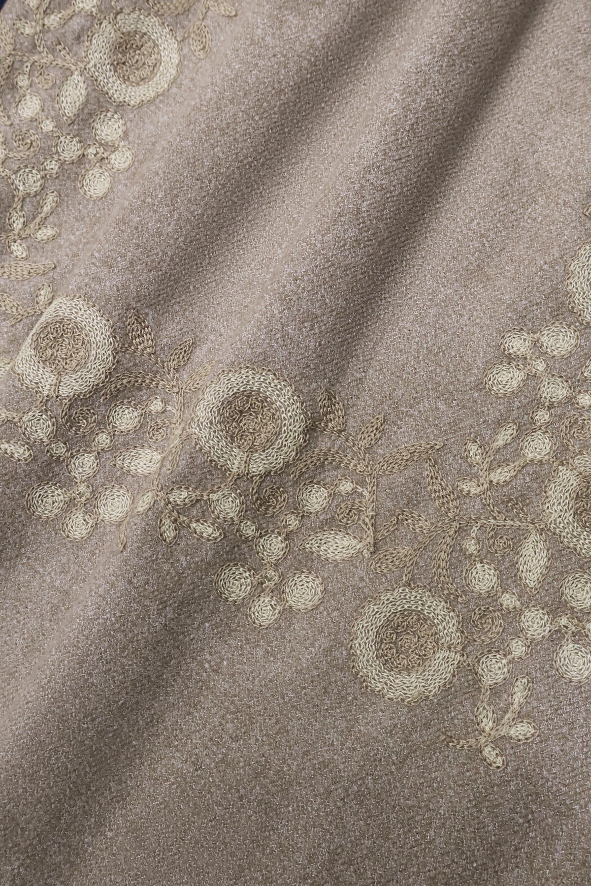 Embroidered Pure Wool Stoler WST03