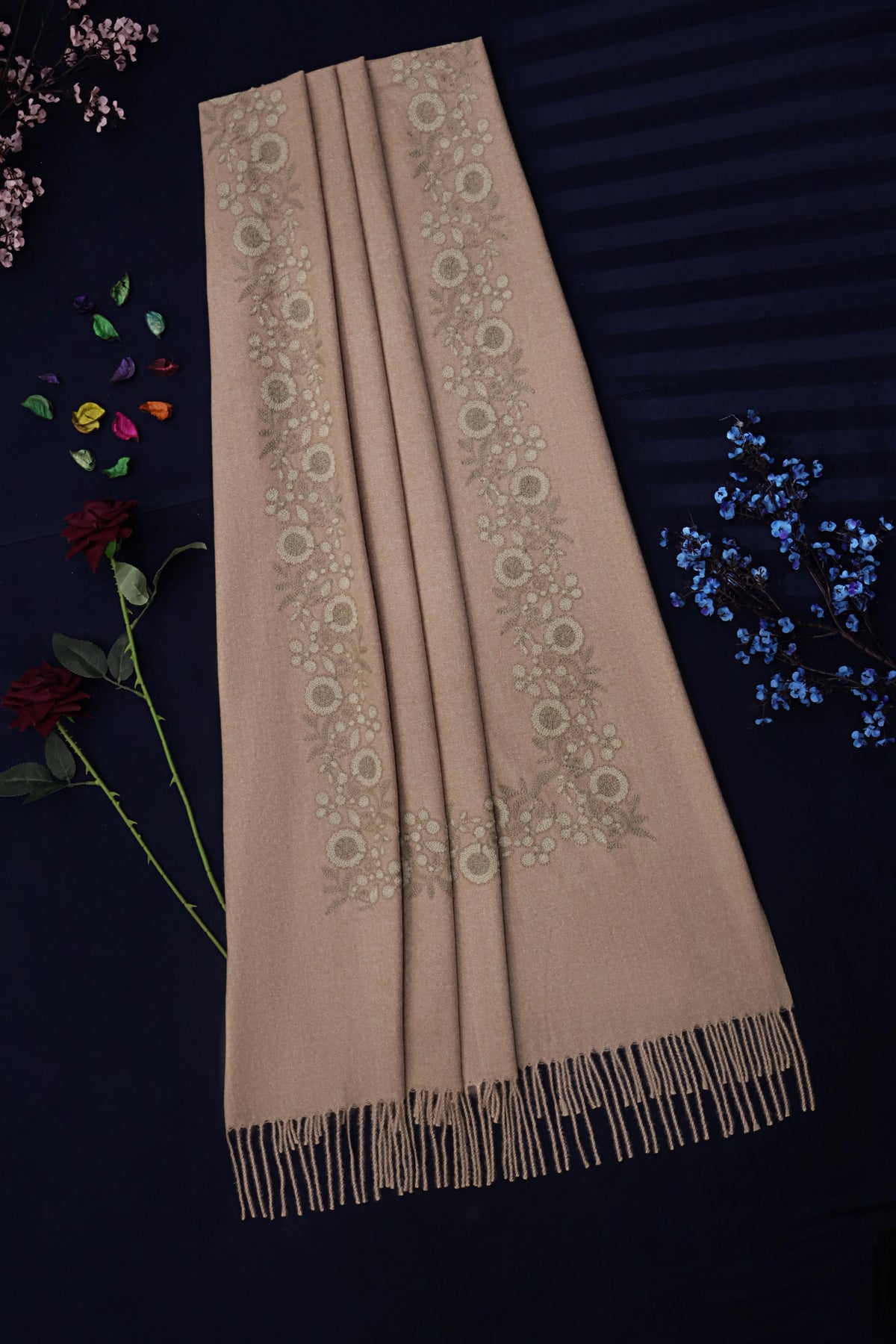 Embroidered Pure Wool Stoler WST04