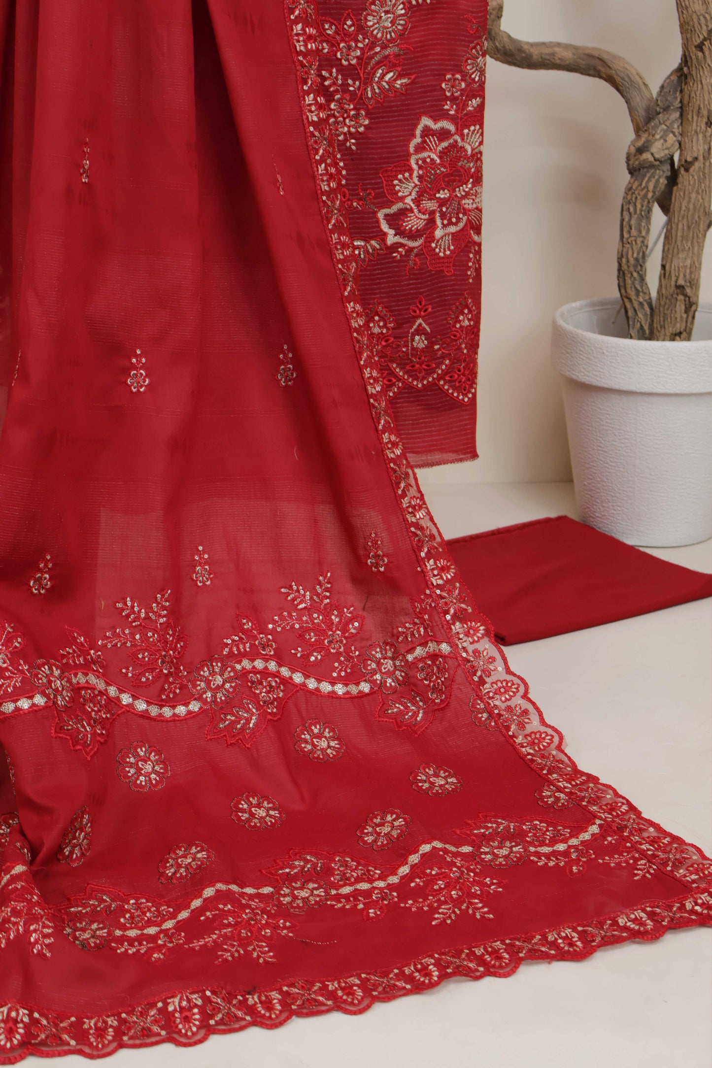 3Piece-Lawn Embroidered Suit V501A