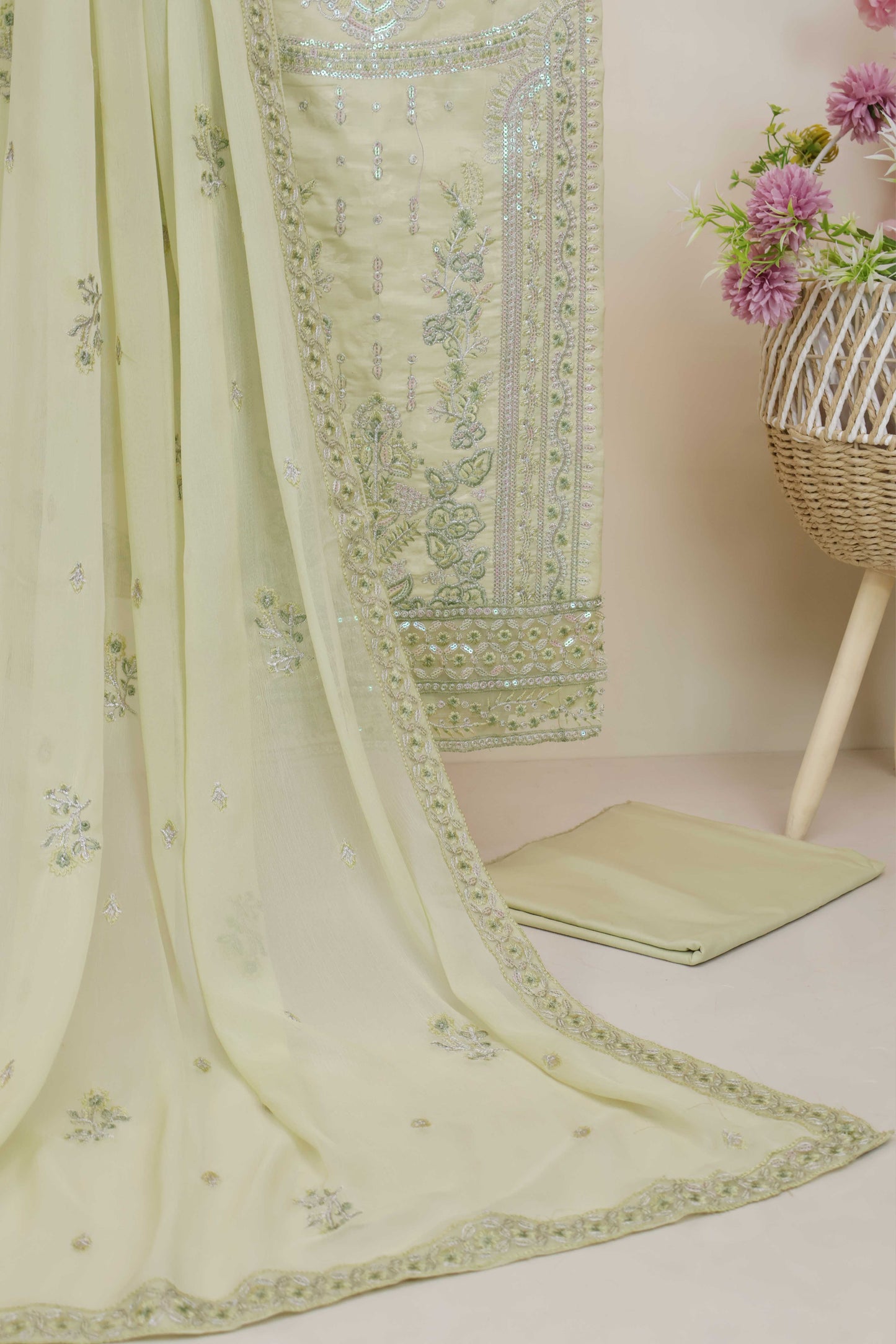 Luxury Lawn Embroidered Suit V521B