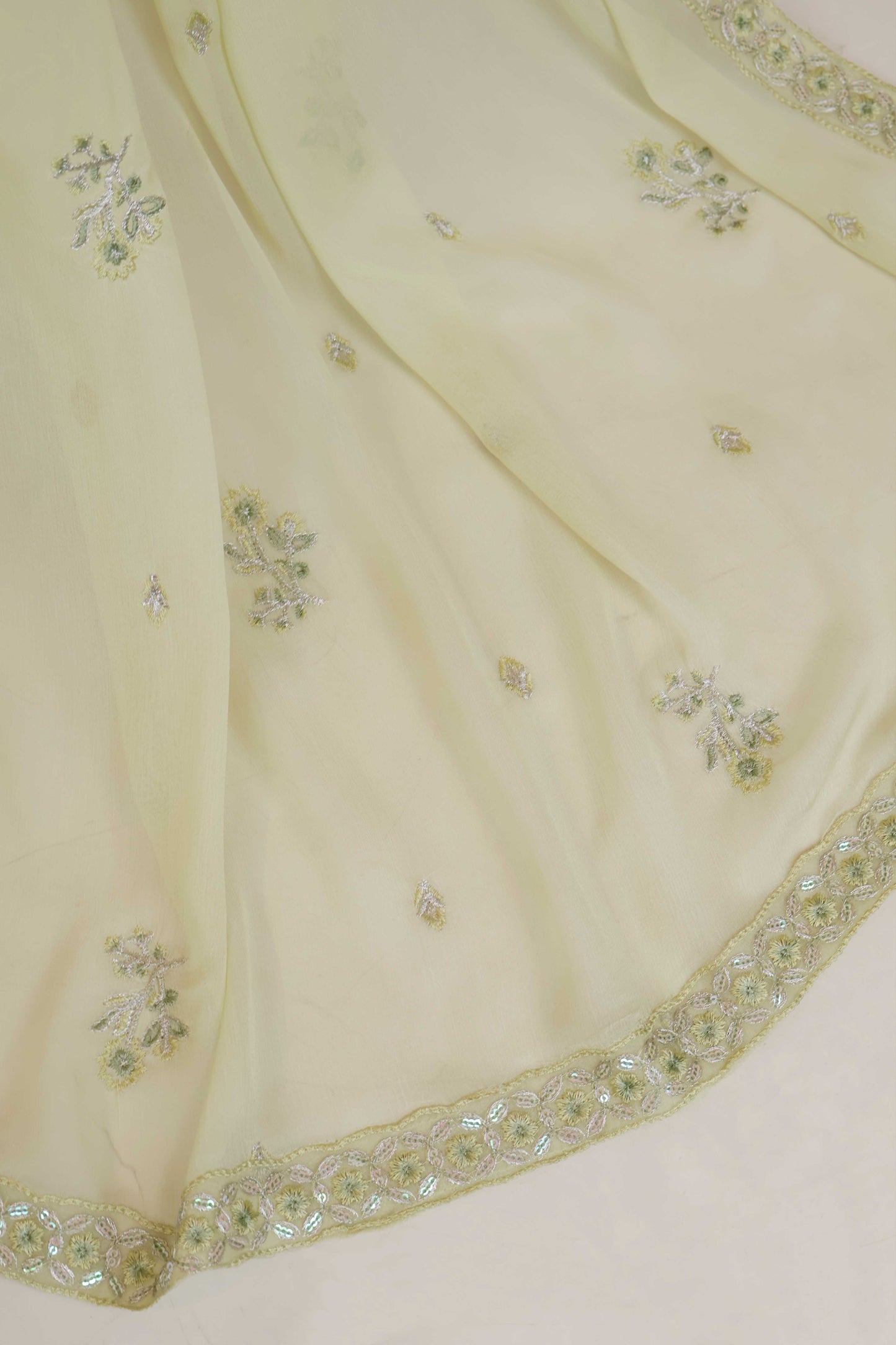 Luxury Lawn Embroidered Suit V521B