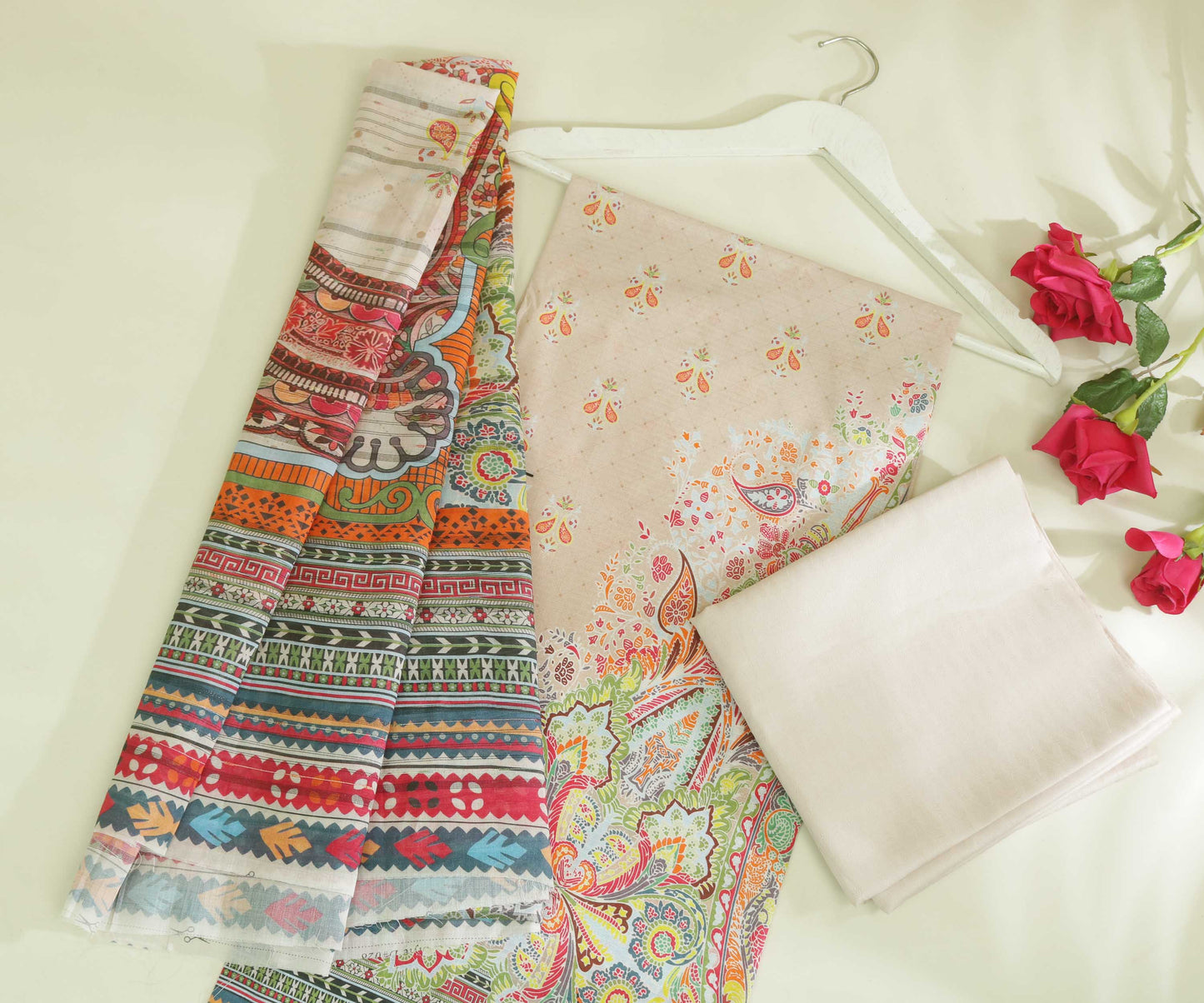 3Piece - Superior Printed Lawn Suit Carnation CR09