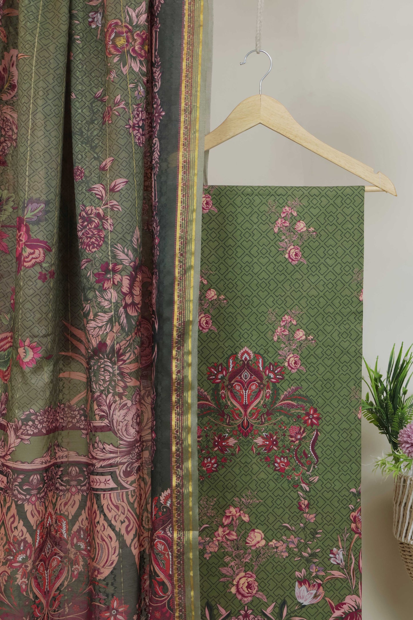 3Piece - Superior Printed Lawn Suit Carnation CR38