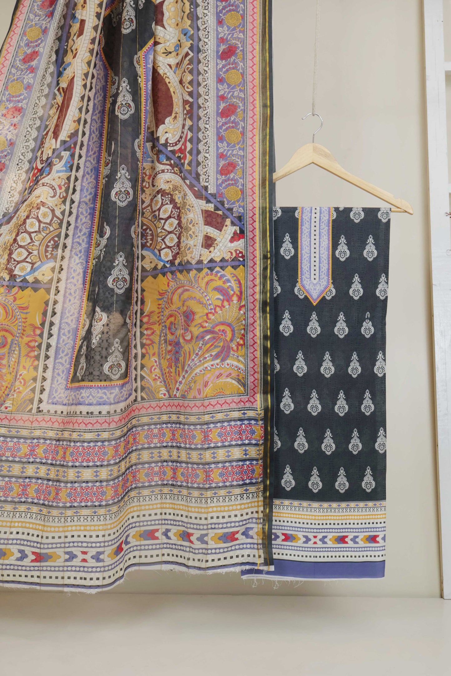 3Piece - Superior Printed Lawn Suit Carnation CR08