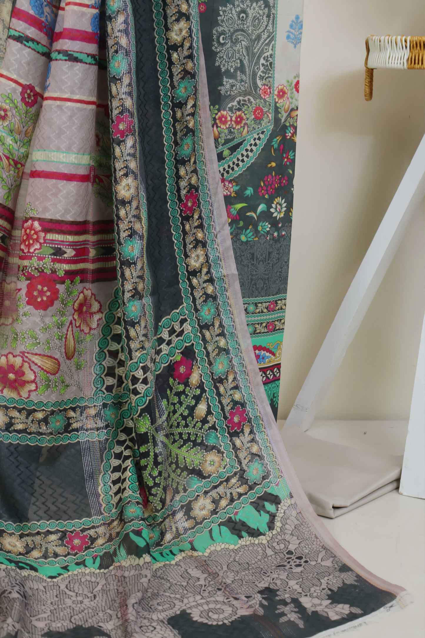 3Piece - Superior Printed Lawn Suit Carnation CR21