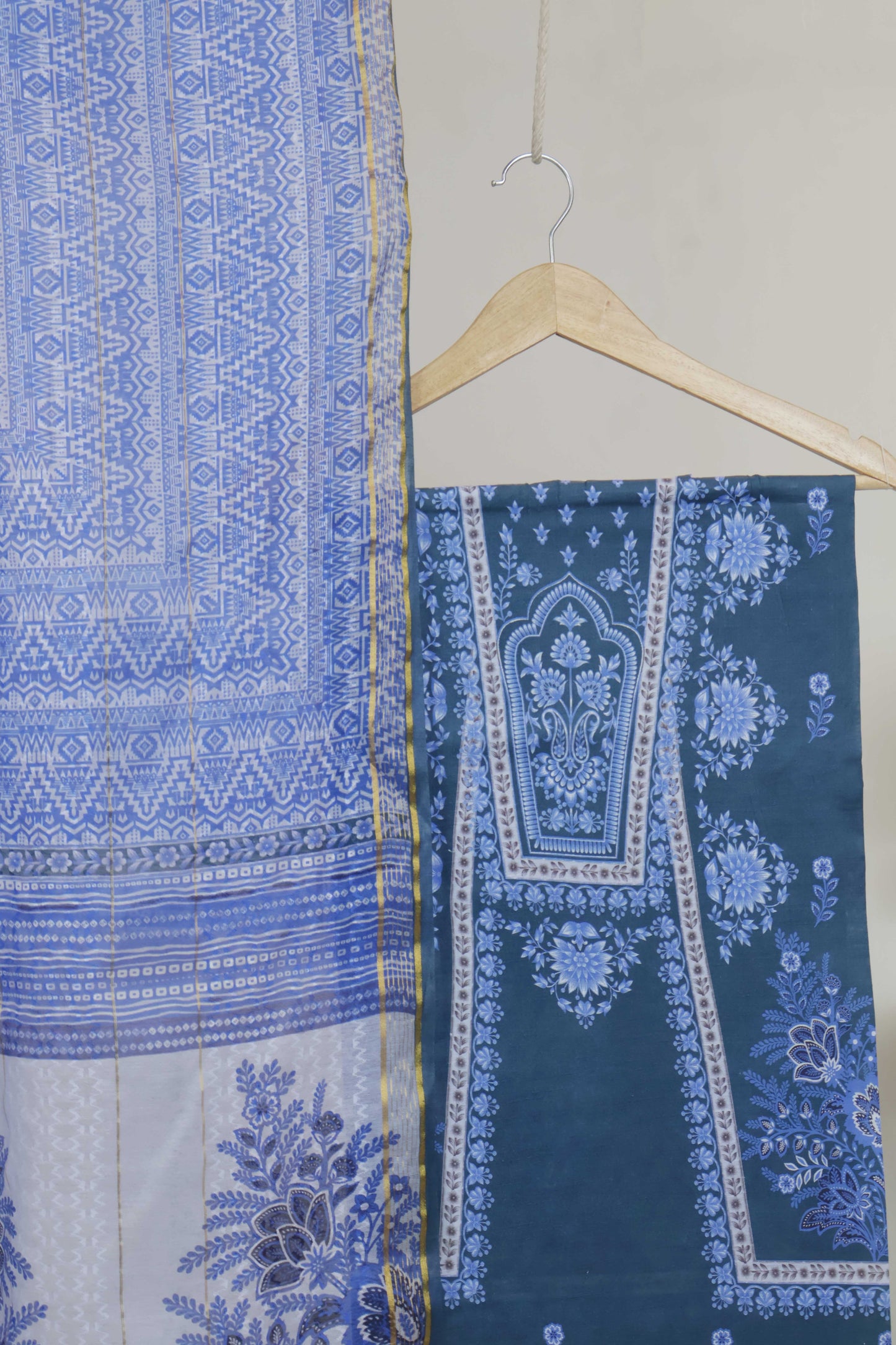 3Piece - Superior Printed Lawn Suit Carnation CR28