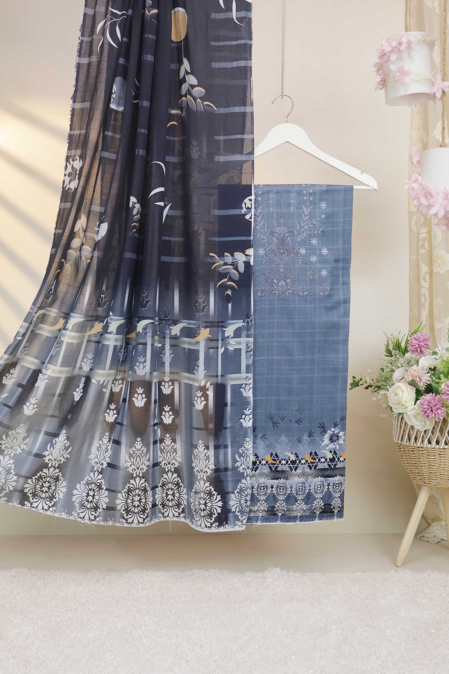 3Piece- Doria Lawn Embroidered Suit L3PHA02