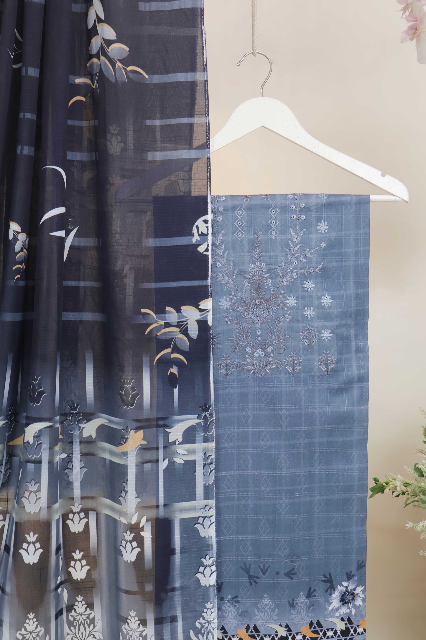 3Piece- Doria Lawn Embroidered Suit L3PHA02