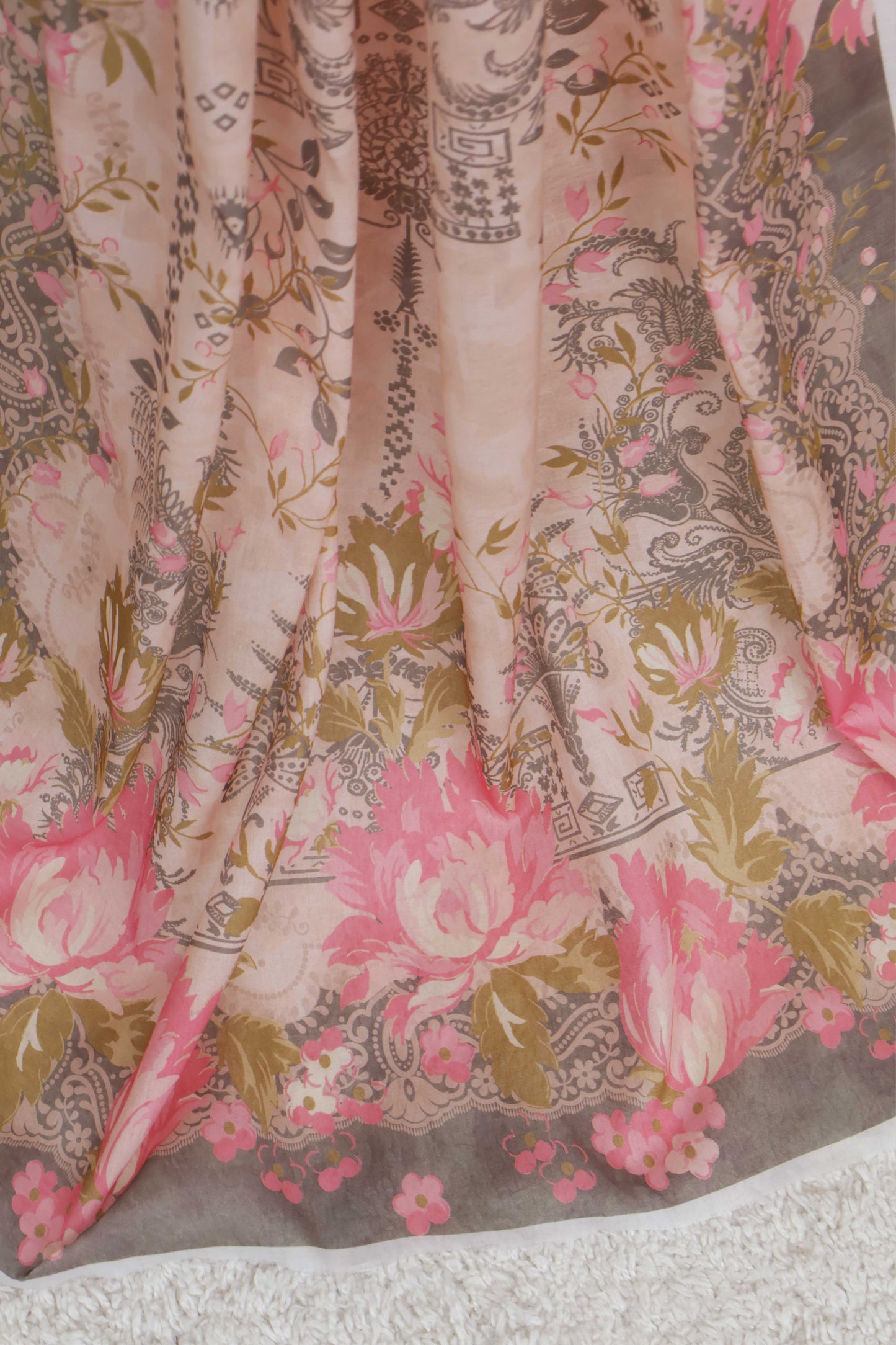 3-Piece Lawn Embroidered Suit V1D03