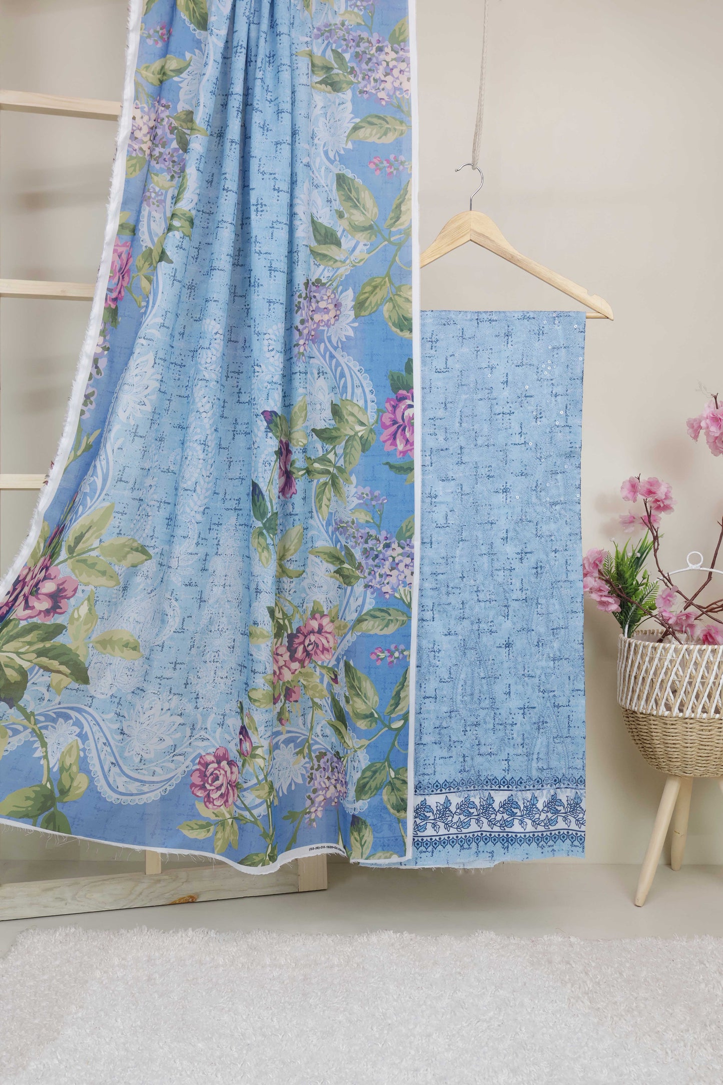 3-Piece Lawn Embroidered Suit V1D01