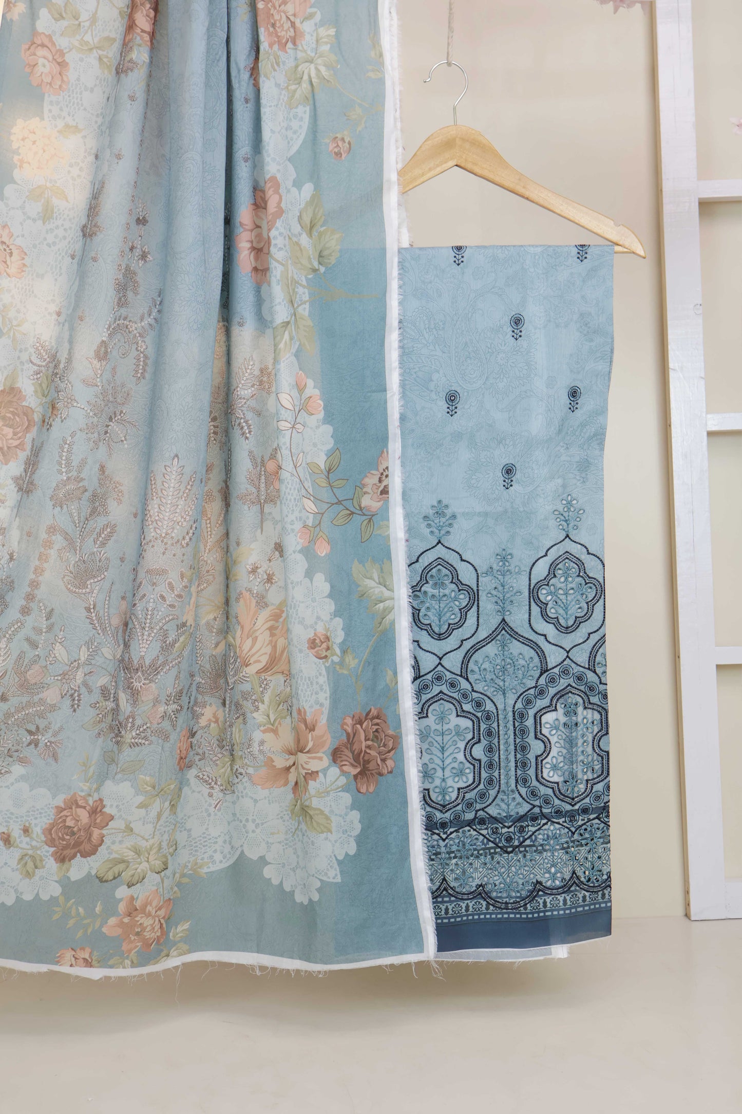 3-Piece Lawn Embroidered Suit V4D01