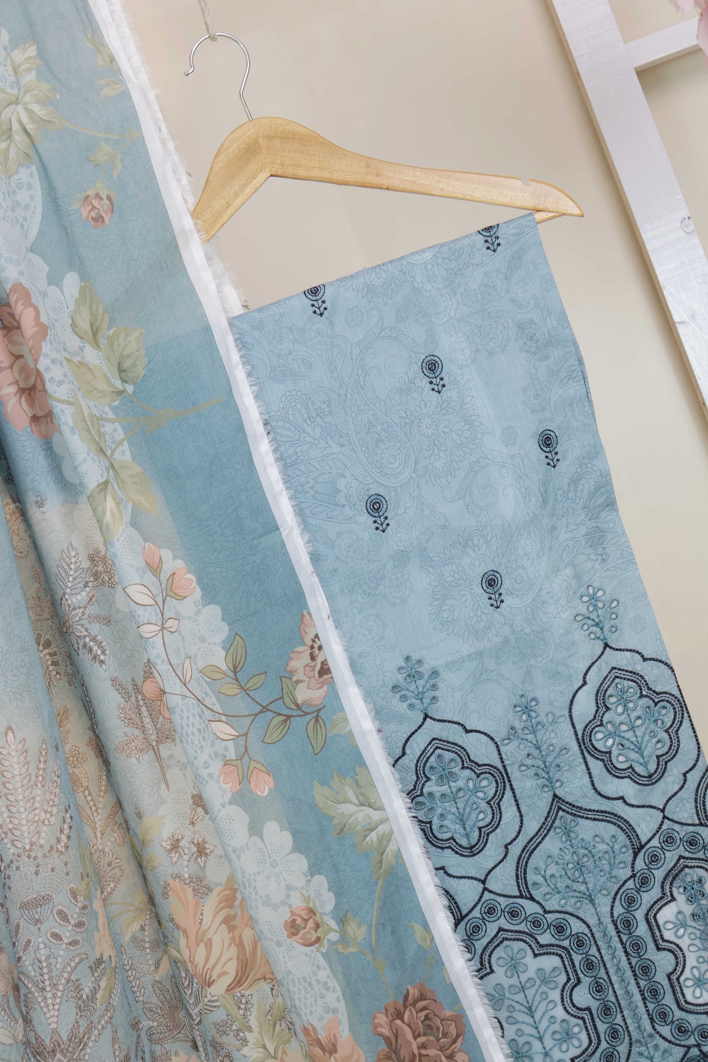 3-Piece Lawn Embroidered Suit V4D01