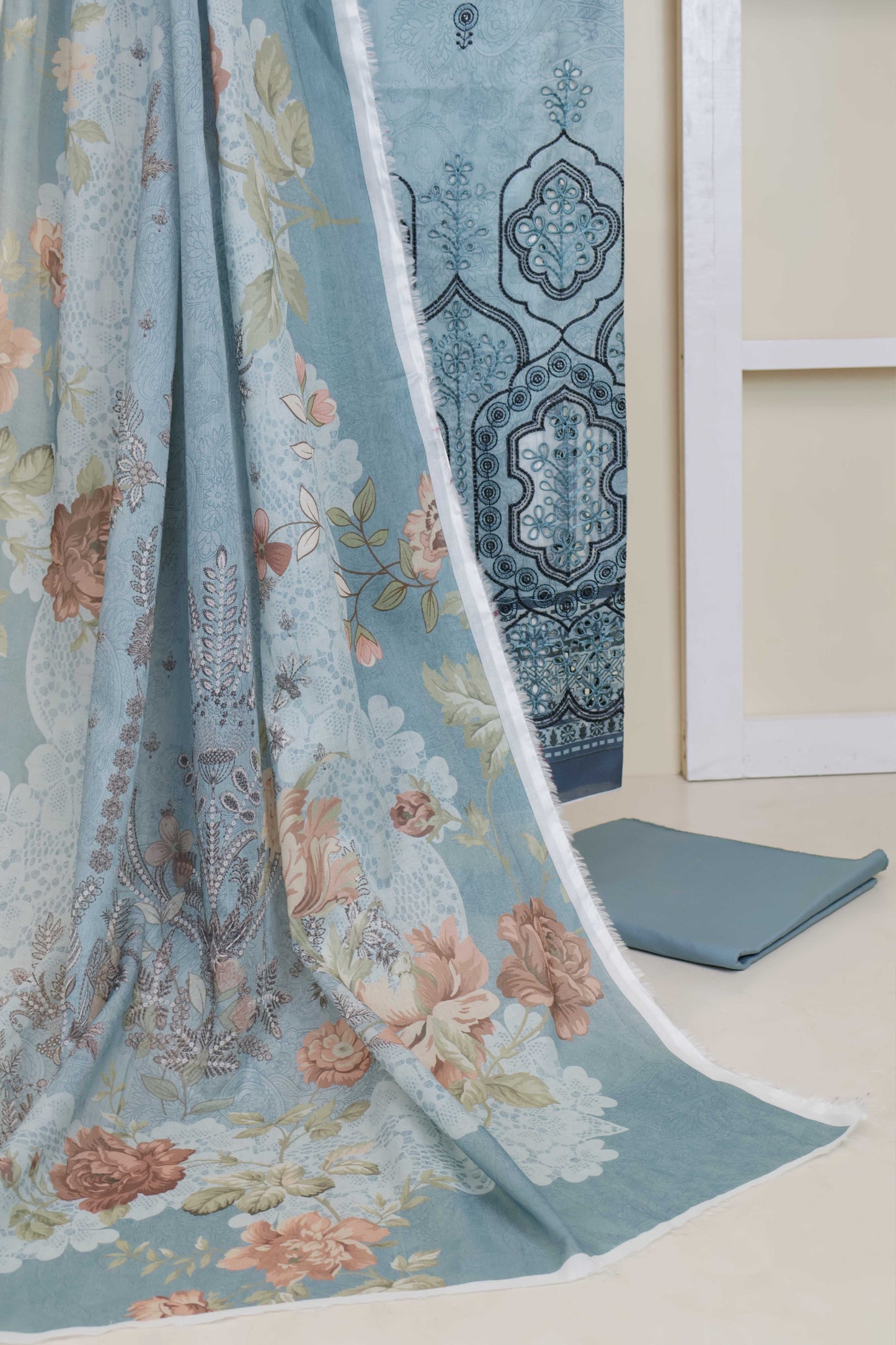 3-Piece Lawn Embroidered Suit V4D01