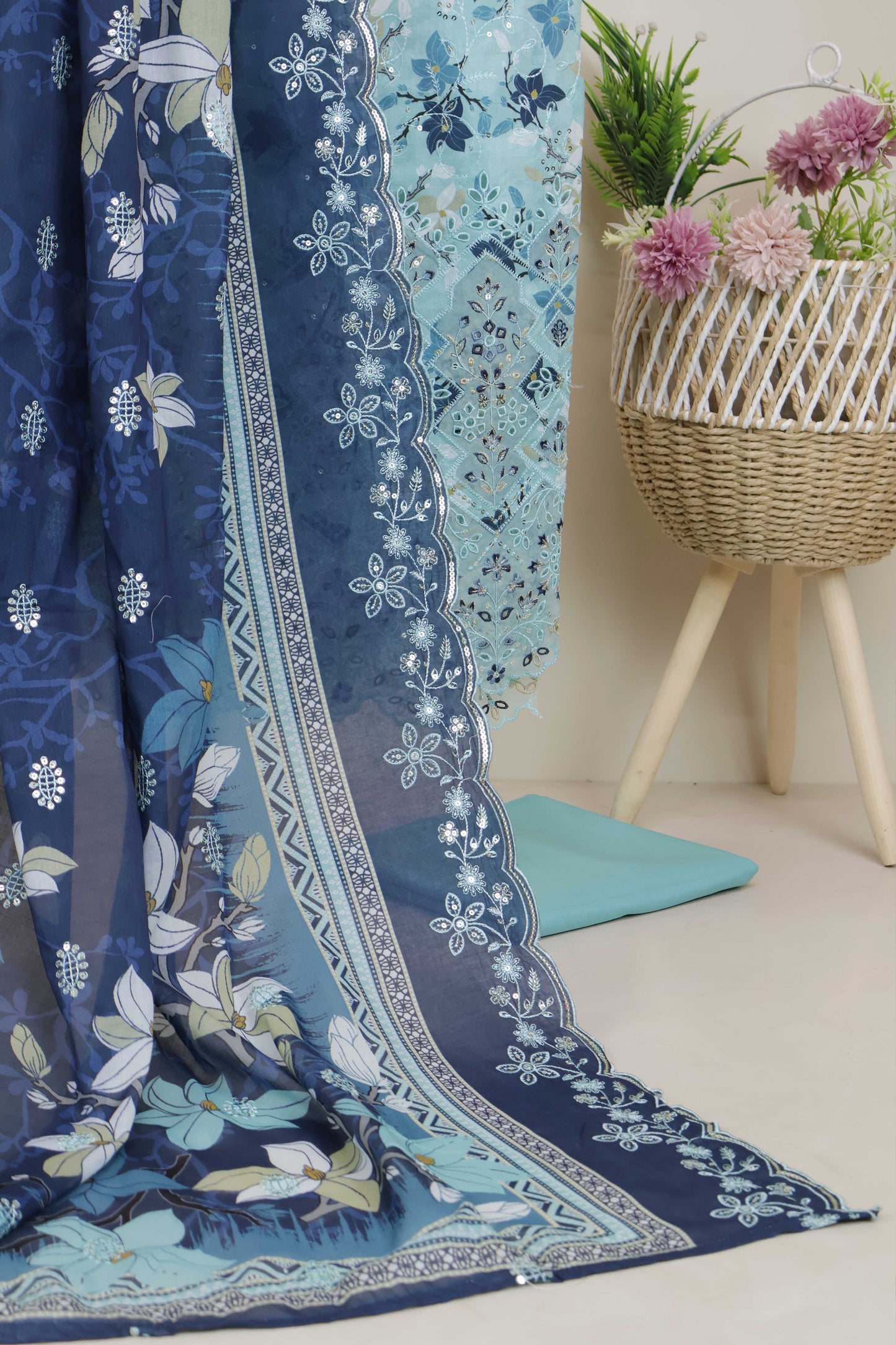 Luxury Lawn Embroidered Suit ELBS11