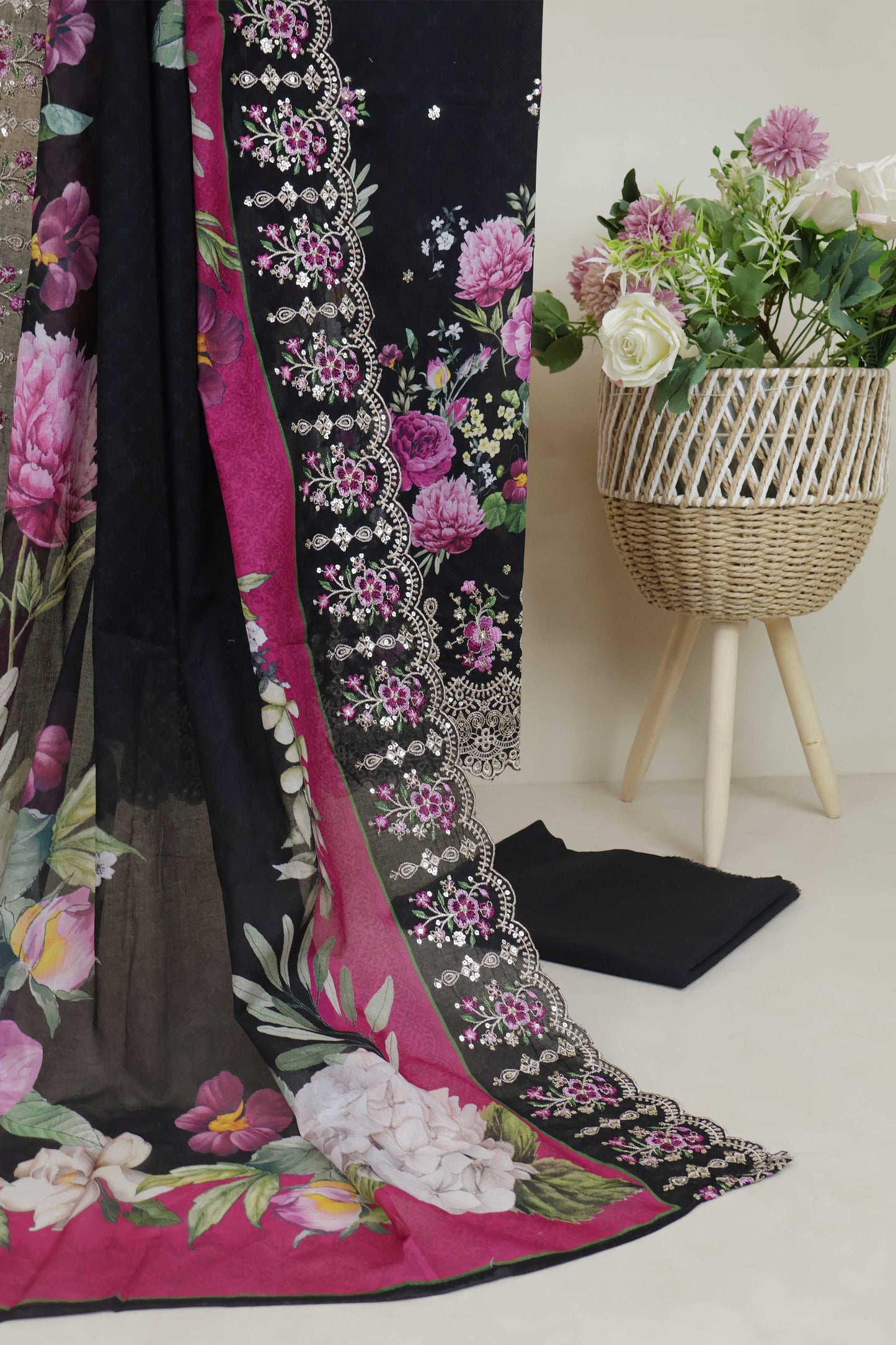Luxury Lawn Embroidered Suit ELBS16